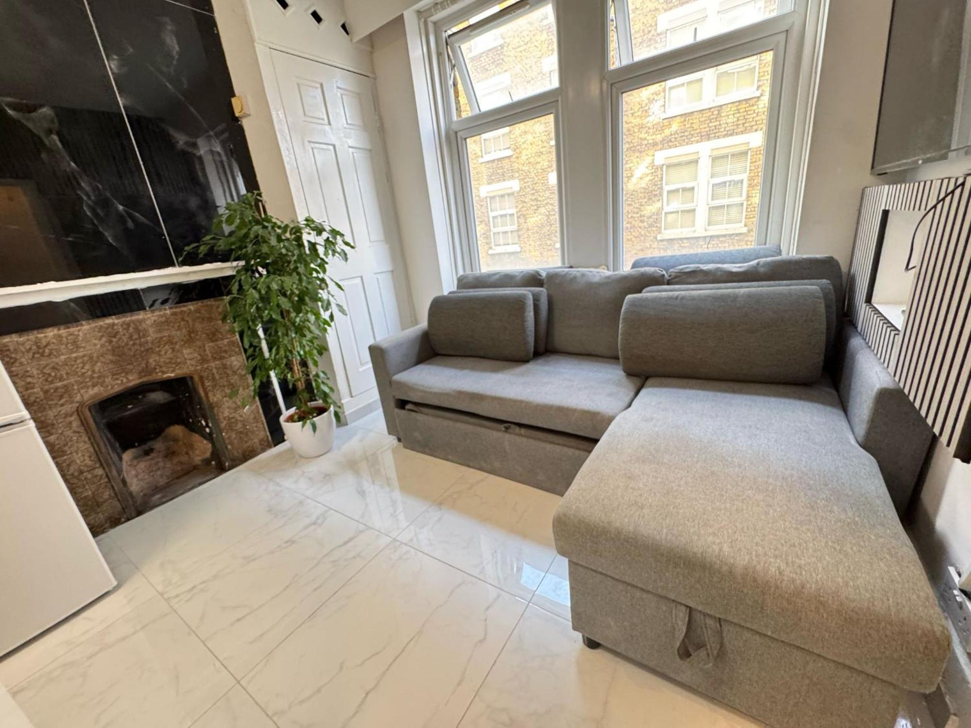 Apartment 2 Bedroom Flat On First Floor *