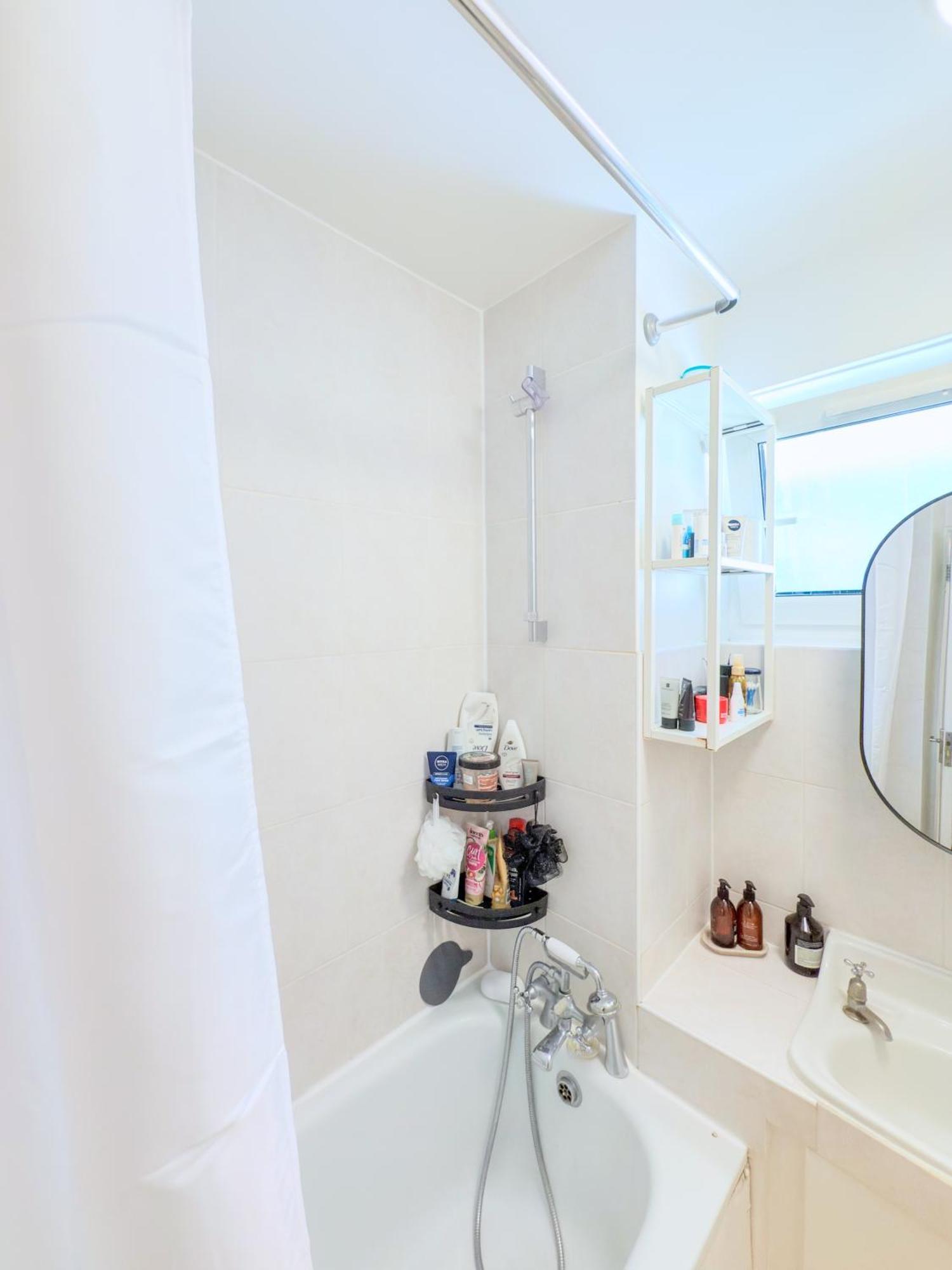 Bright Stockwell Bed & Breakfast
