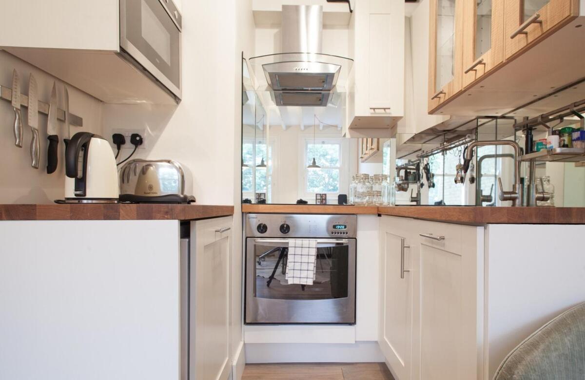 Charming Floor In Earls Court London