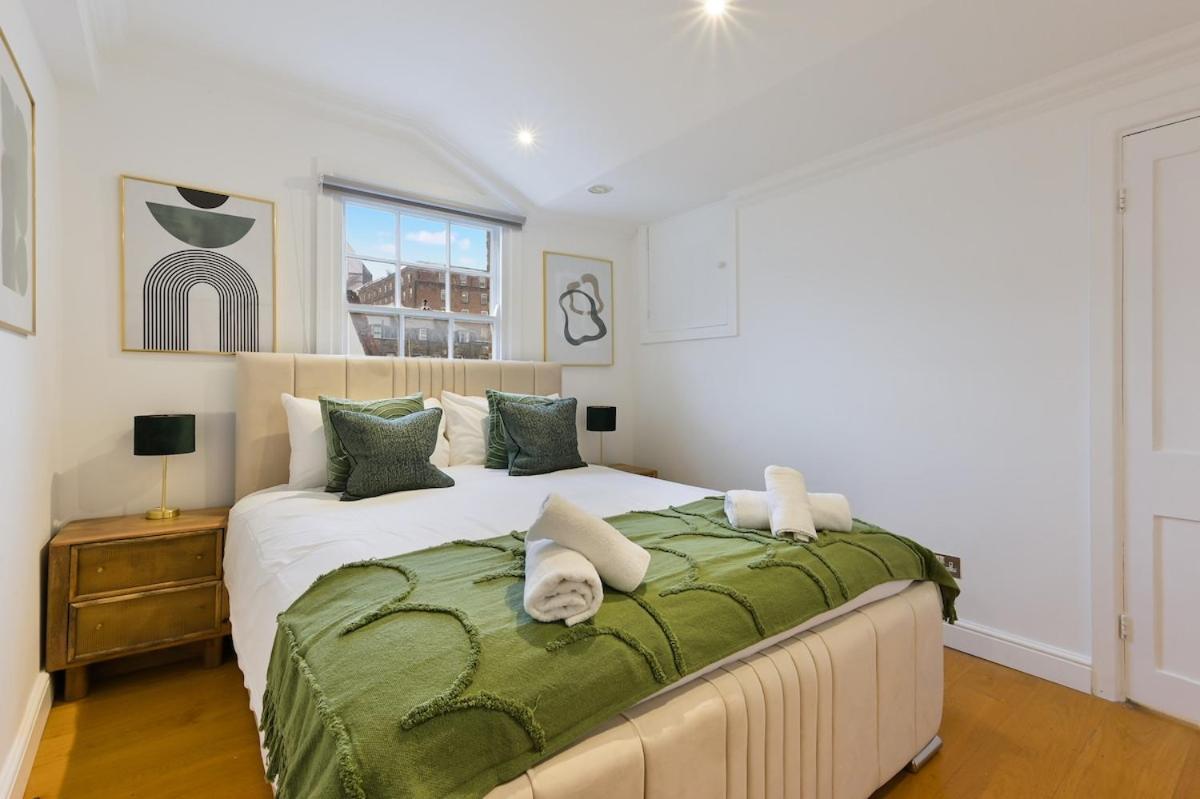 Bright 2 Bed In Apartment London