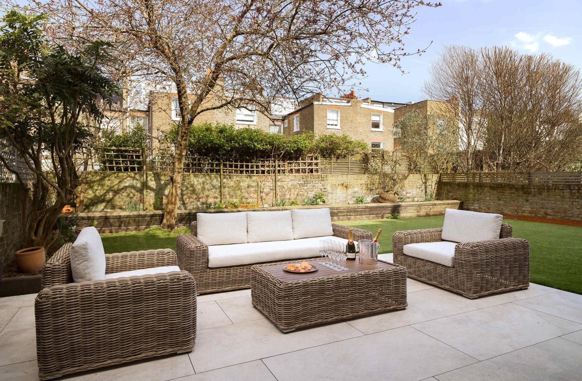 Holiday home Luxury 5-bedroom Town House In Brook London