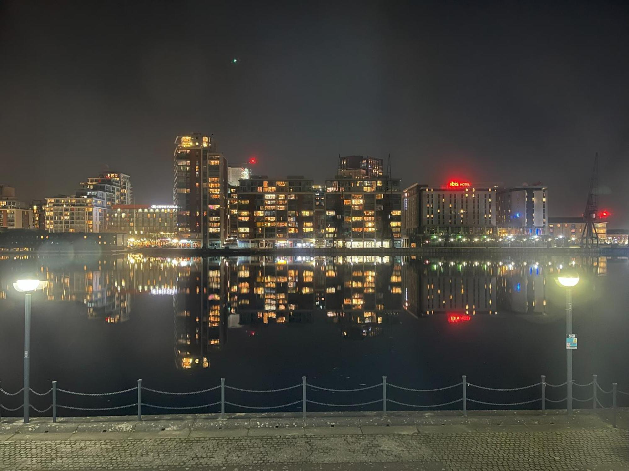 Panoramic Docklands With Waterfront Views Appartement Londen