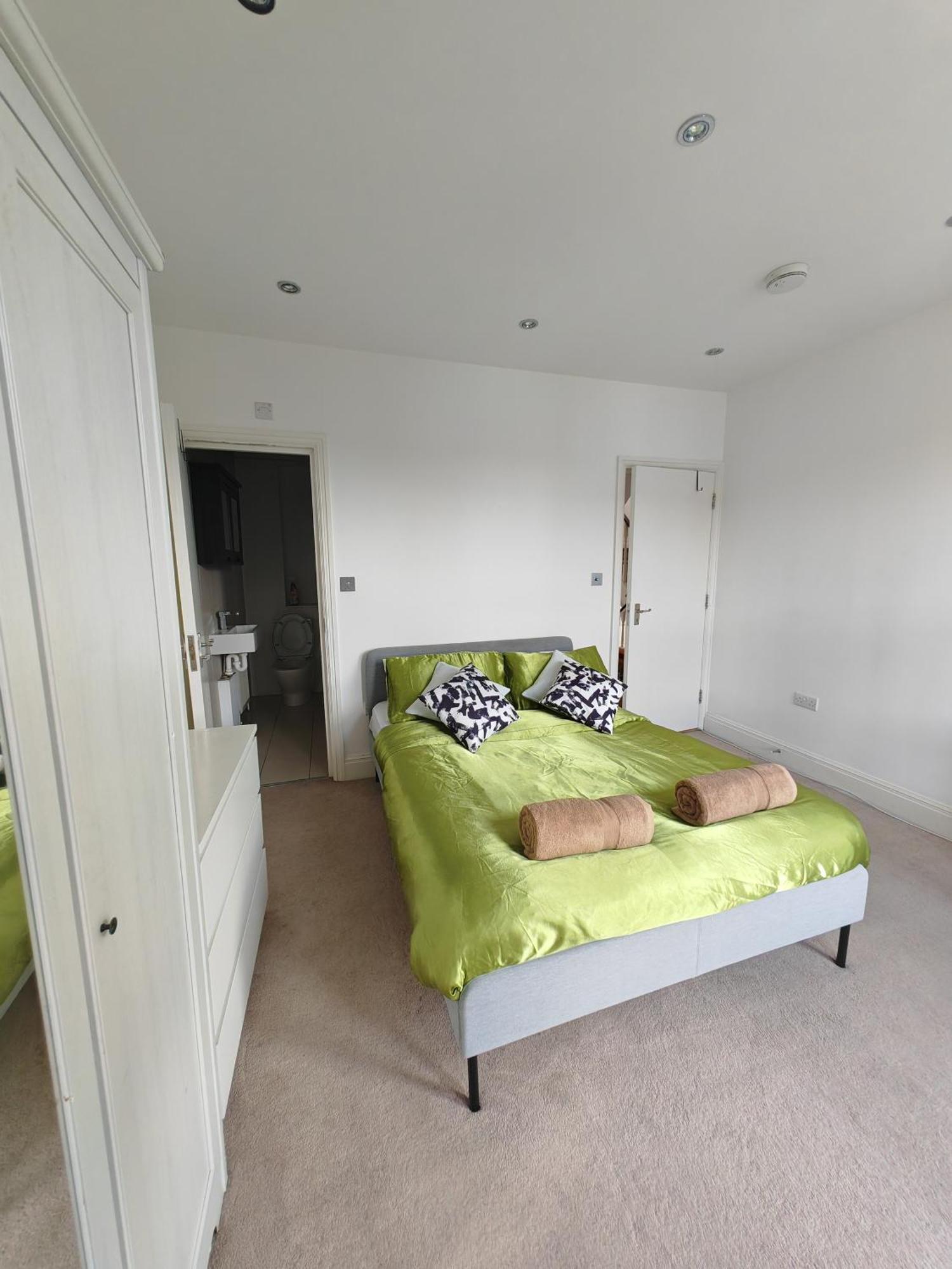 Apartment Spacious 3bedroom Flat