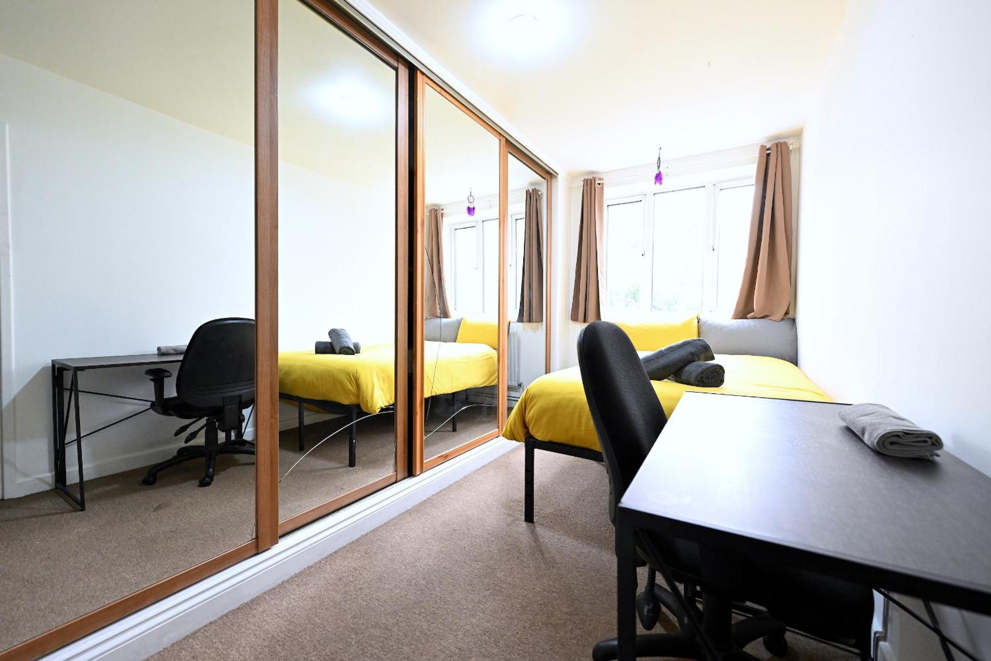 Stunning 2-bedroom Apartment *