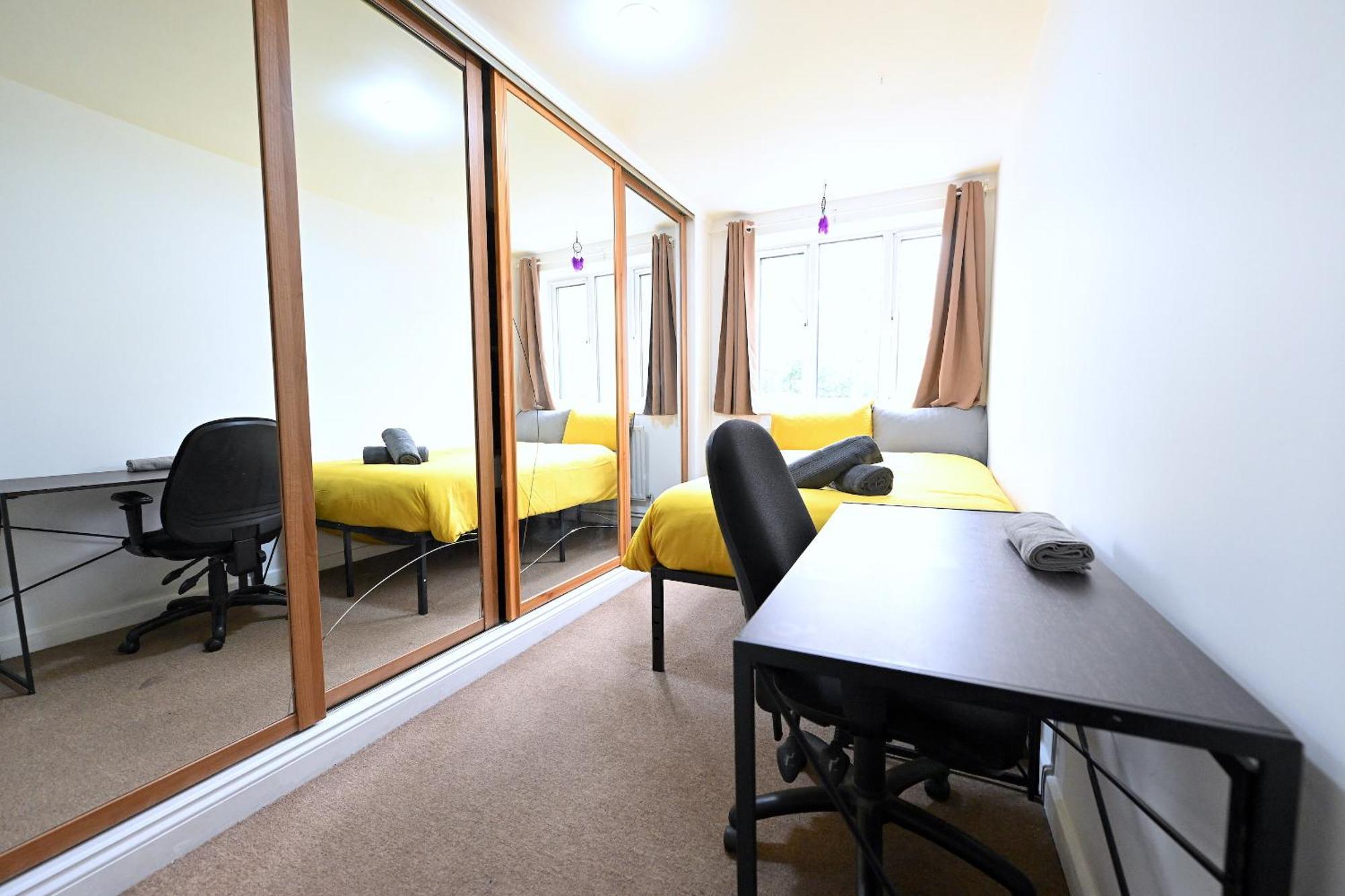 Stunning 2-bedroom Apartment *