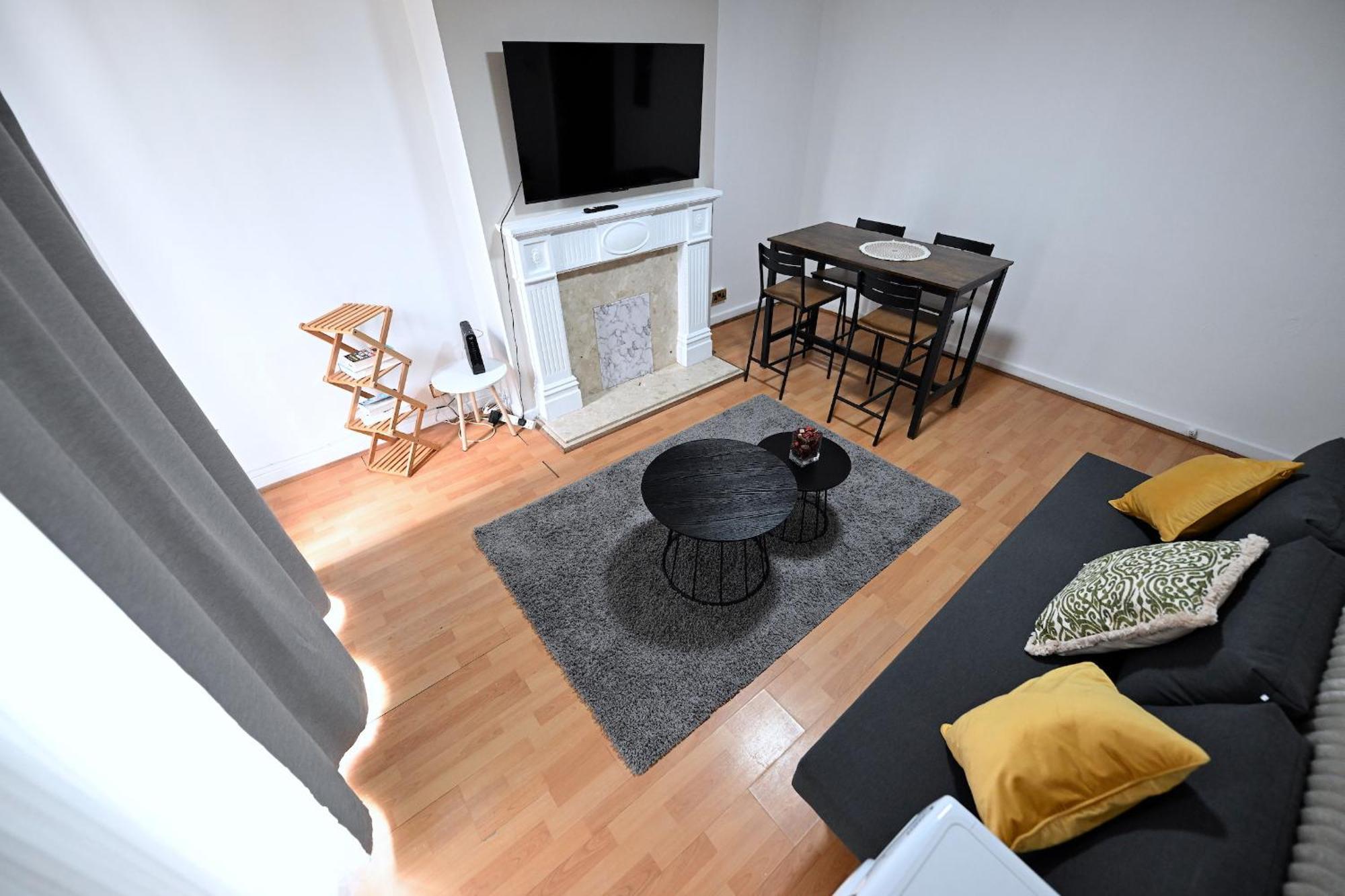Apartment Stunning 2-bedroom London