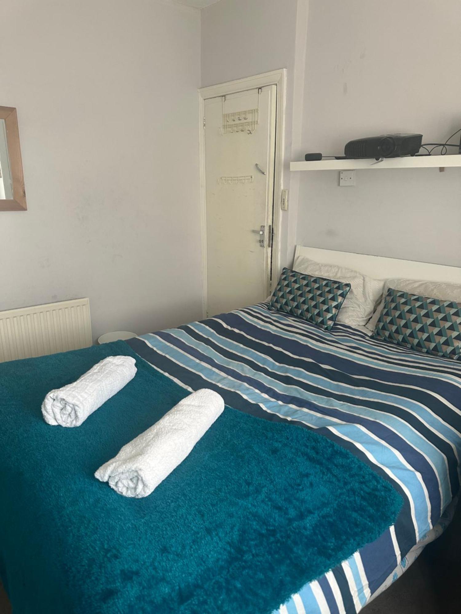 Gasthuis Self-contained En-suite Very Close To Wembley Stadium