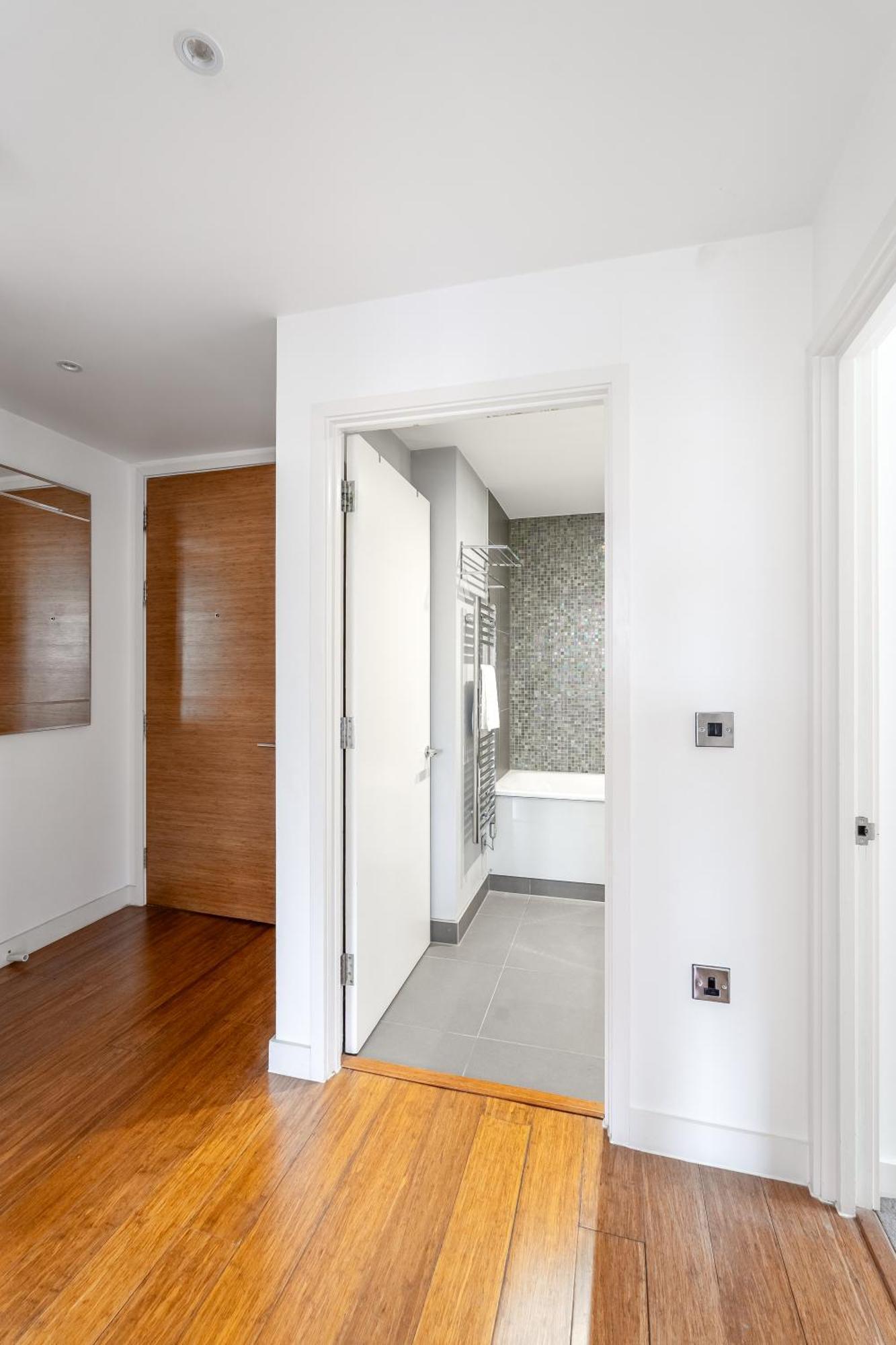 Appartement Modern, Stylishly Furnished Apartment, With Wrap Around Balcony In Notting Hill