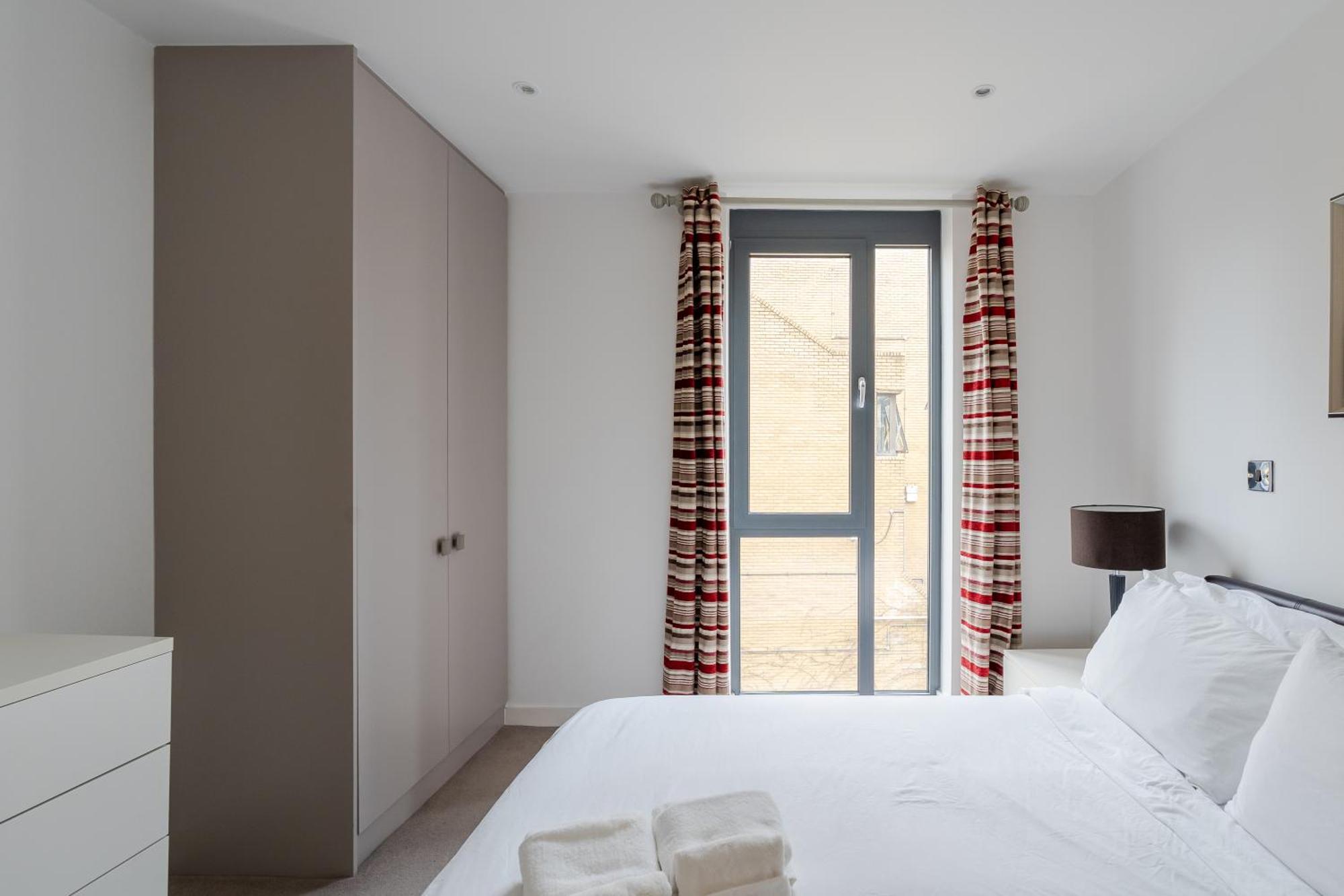 Appartement Modern, Stylishly Furnished Apartment, With Wrap Around Balcony In Notting Hill *