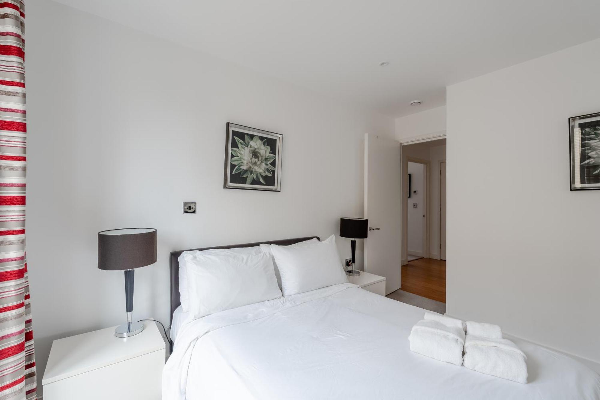 Modern, Stylishly Furnished Apartment, With Wrap Around Balcony In Notting Hill * Londen