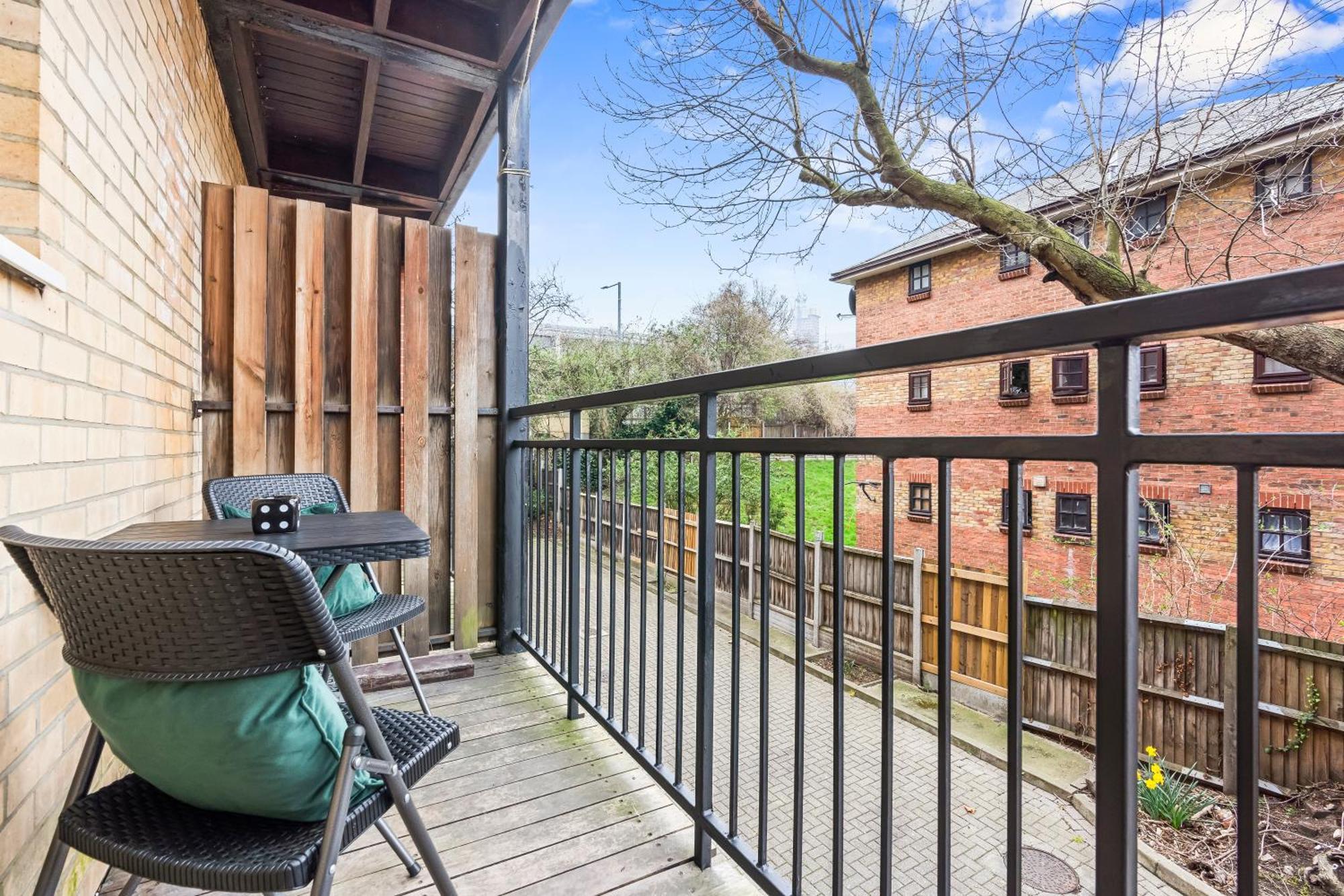 Cosy 3Bed- Sleeps 6 - 02 Arena Canary Wharf Station- Perfect For Contractors, Families And Groups