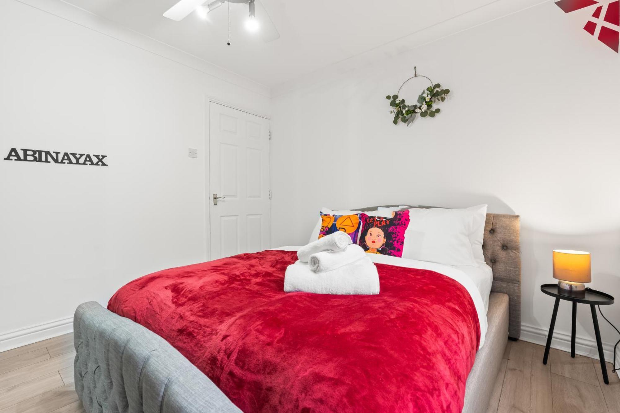 Cosy 3Bed- Sleeps 6 - 02 Arena Canary Wharf Station- Perfect For Contractors, Families And Groups Holiday home *
