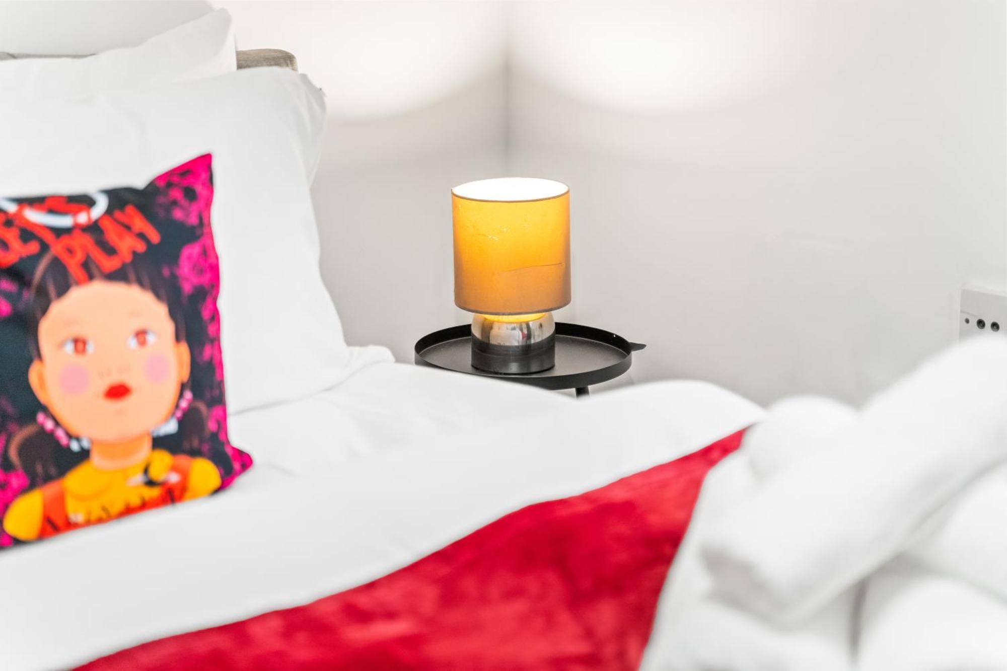 Cosy 3Bed- Sleeps 6 - 02 Arena Canary Wharf Station- Perfect For Contractors, Families And Groups Holiday home London