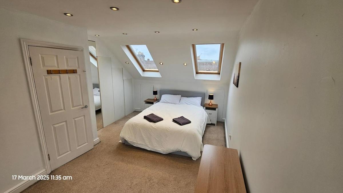 Holiday home Beautiful 4 Bedroom House With Separate Office & Garden