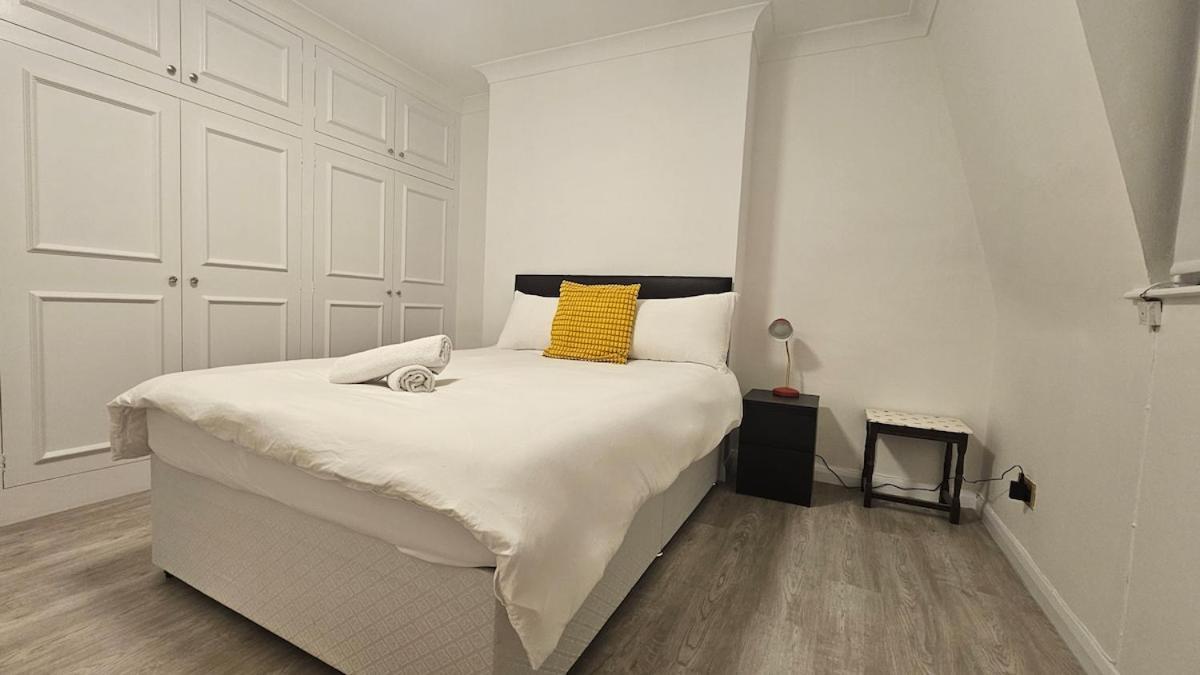 Apartment Earl's Court 2 Bed Terrace Flat London