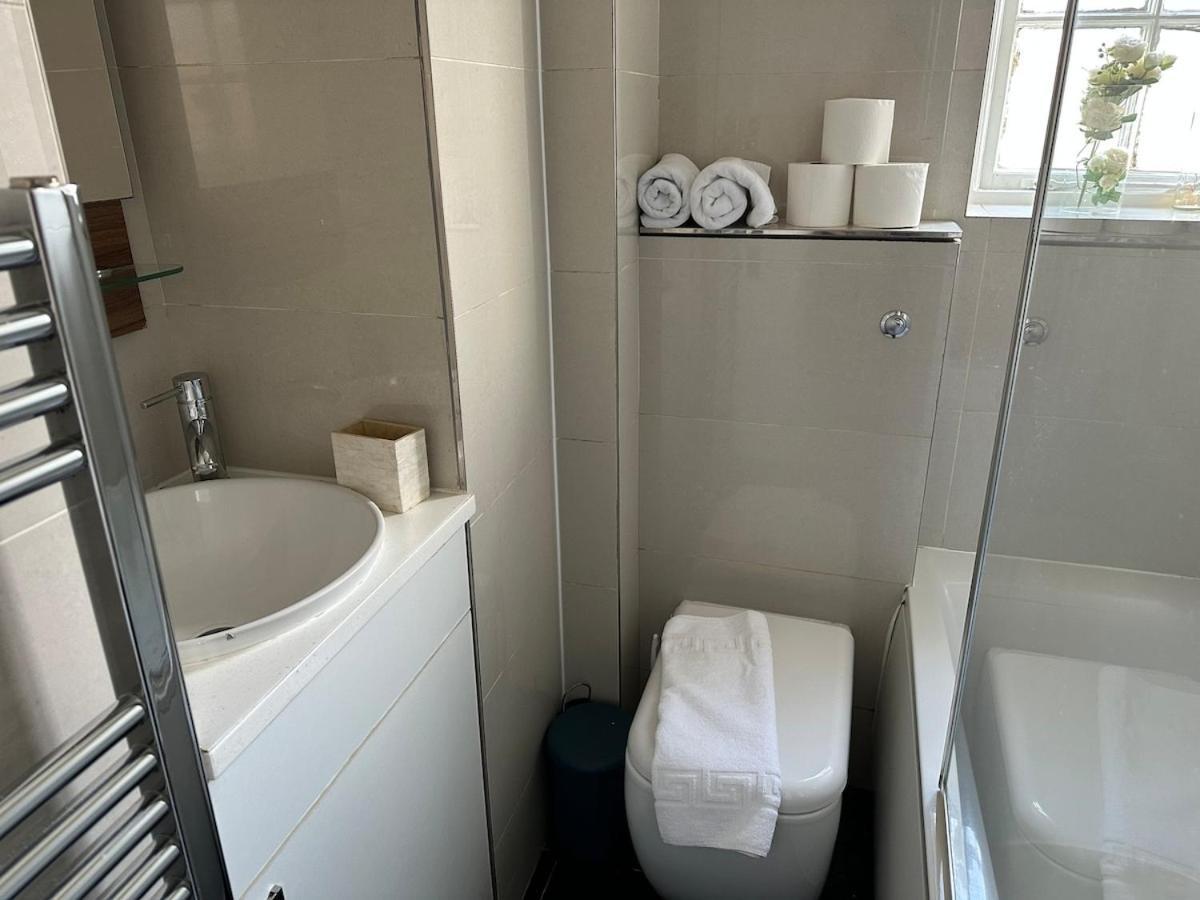 Cosy 2-bed Retreat In Hampstead *