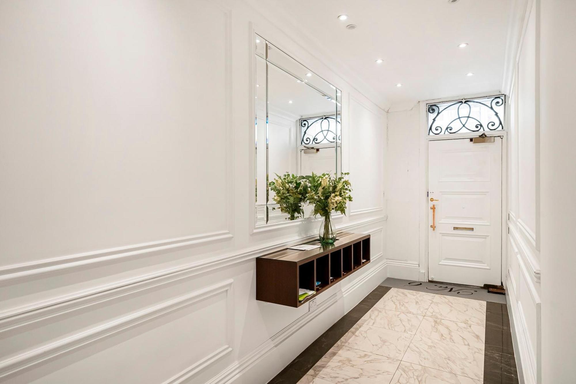 Pass The Keys Large And Elegant Marylebone Appartement *