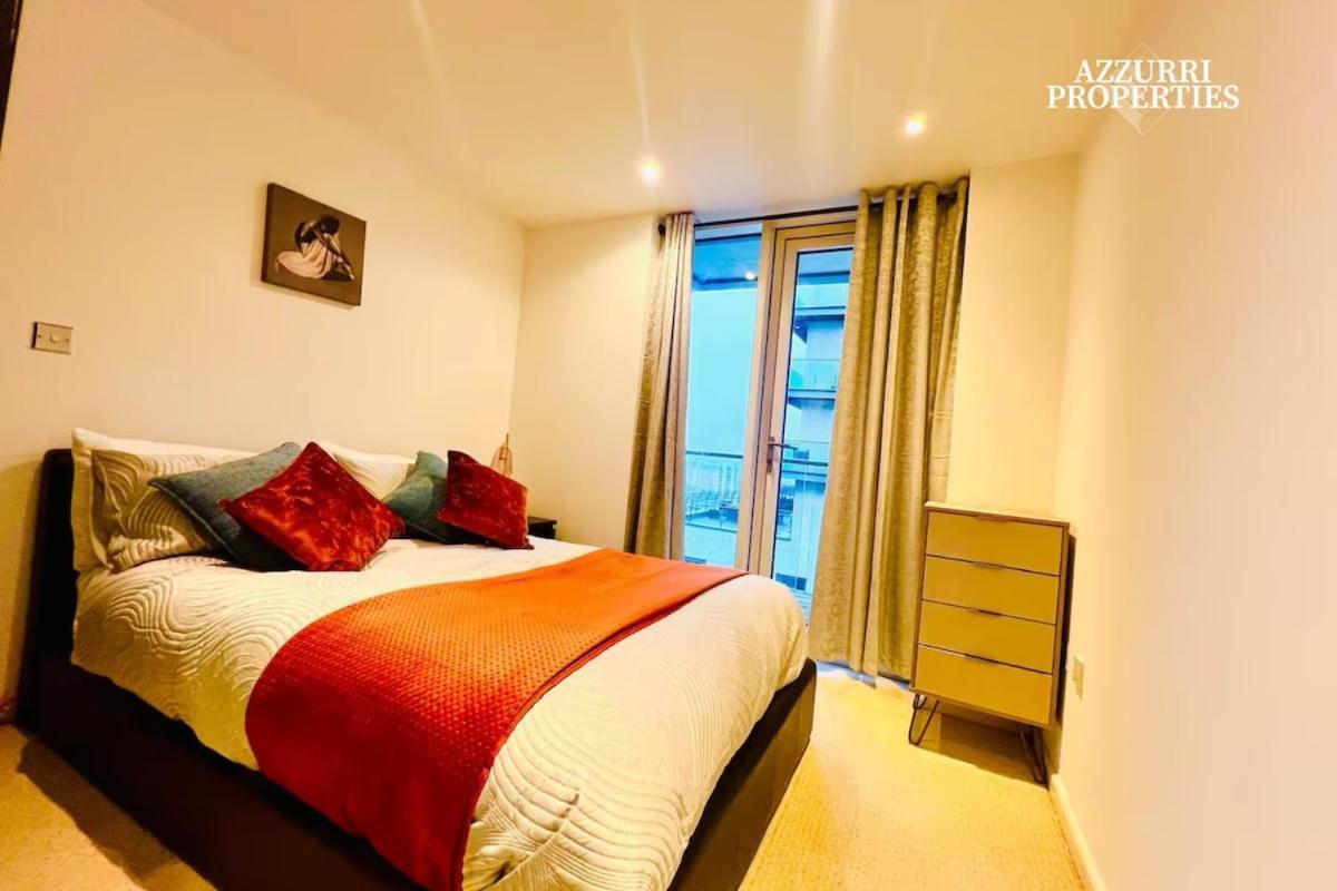 Monthly For 1br Flat With Millwall View And Only 7-minute Walk To Crossharbour Station London