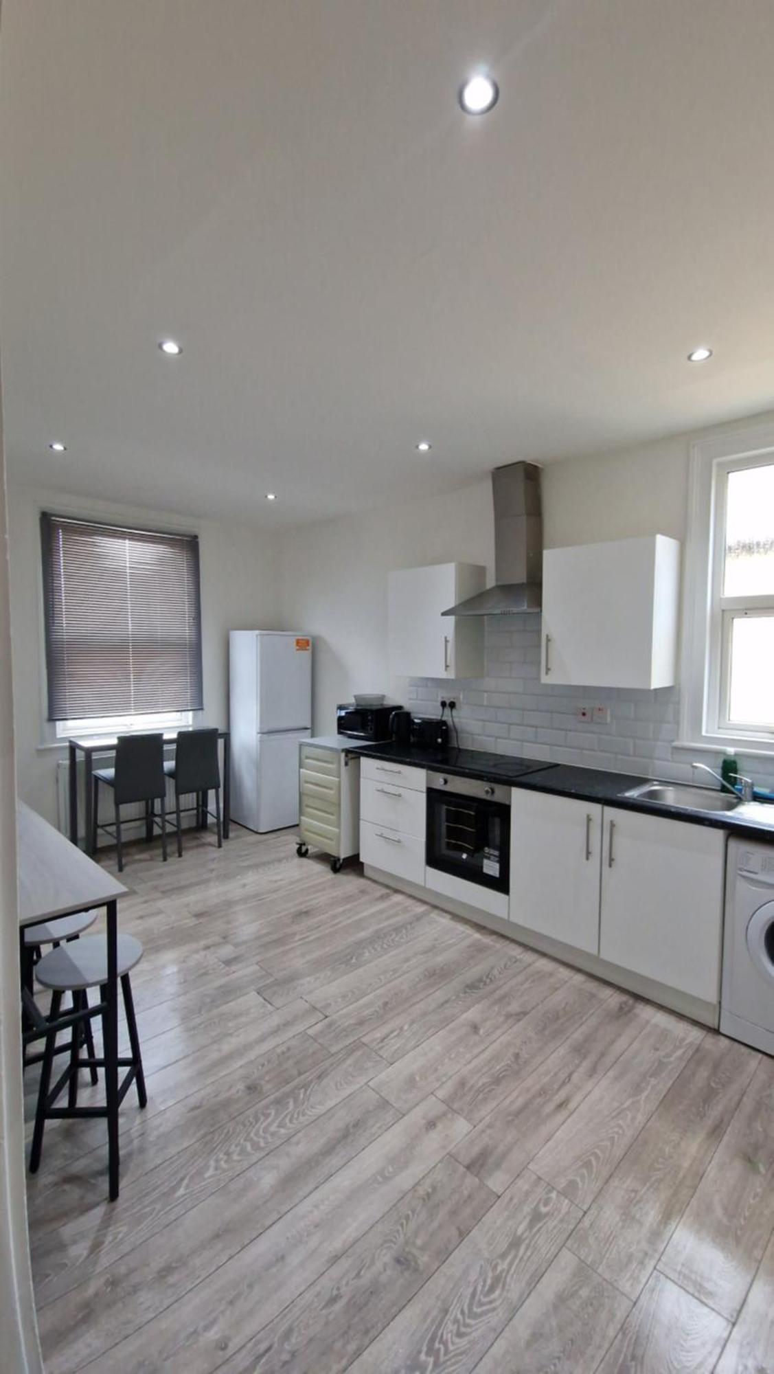 3 Bedrooms House With Parking Holiday home *