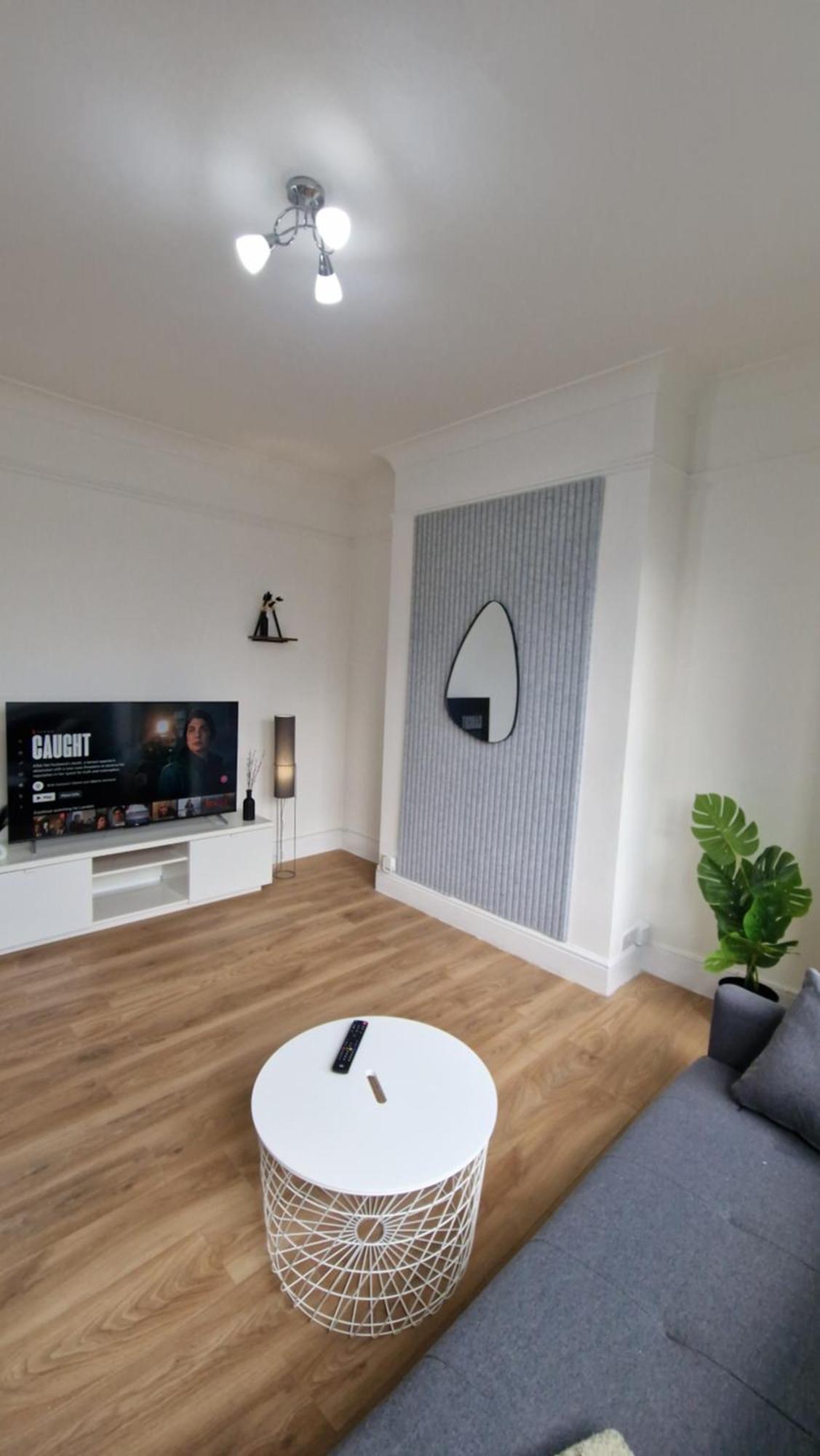 3 Bedrooms House With Parking Holiday home *