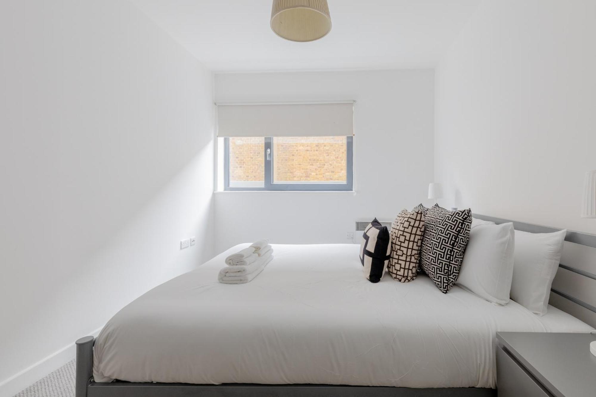 Apartment Contemporary 2bd Flat W Patio In East