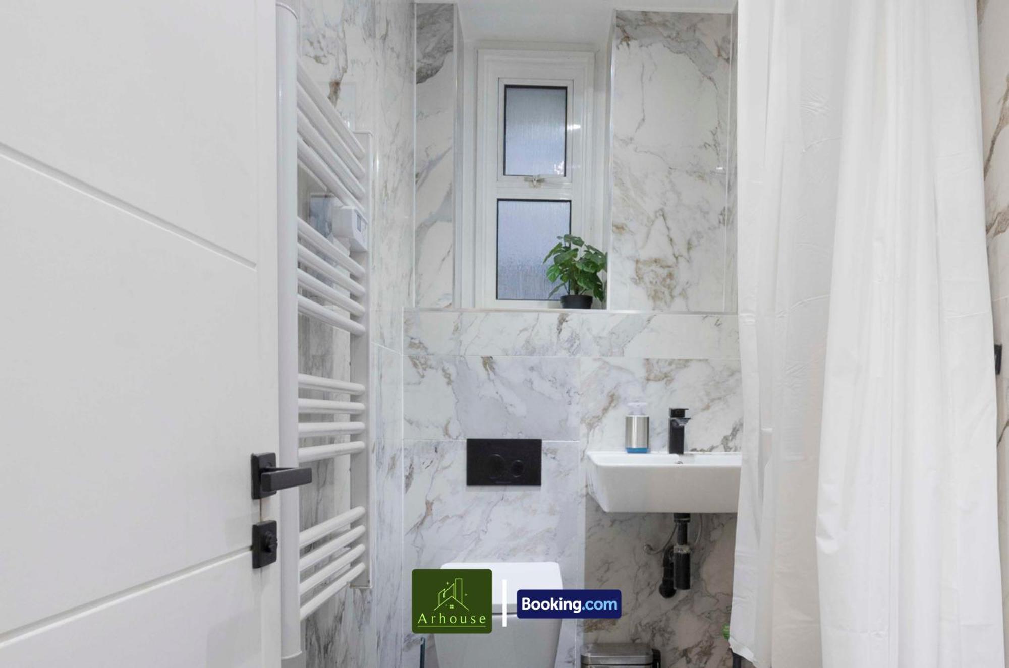 2 Bedroom By Arhouse Short Lets & Serviced Oxford St With Free Wifi Appartement Londen