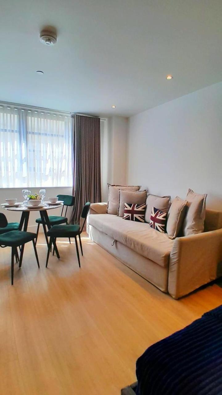 Modern & 3bedroom Flat With Pvt Balcony Steps From Regent's Park * London