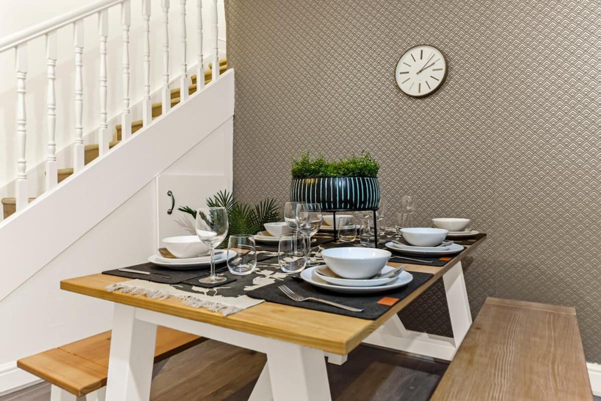 Apartment Charming 3br Flat With Ensuite Master And Balcony *