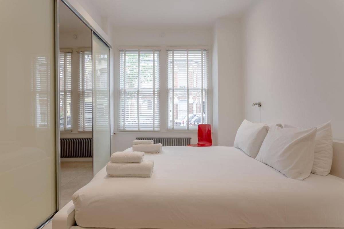 Bright Modern Large 1 Bed Flat In Battersea Clapham Junction * London