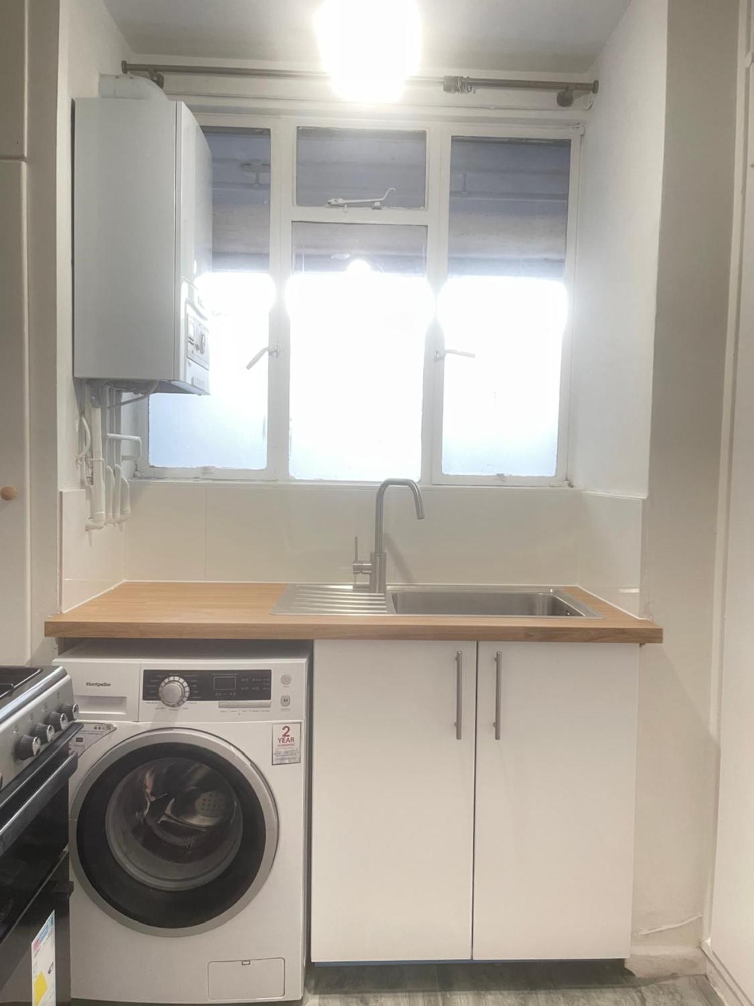 6 Beds Apartment London