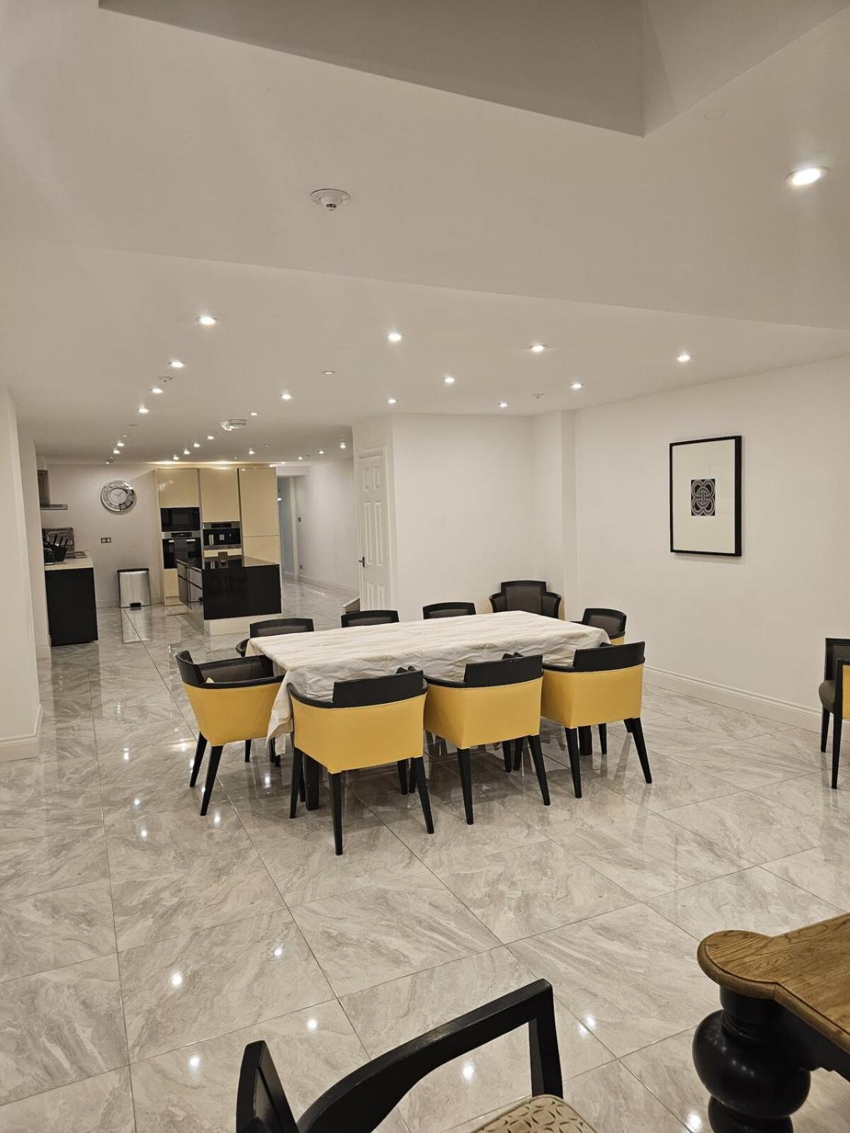 Care London- Elegant & Central, Sloane Avenue, Chelsea Holiday home *