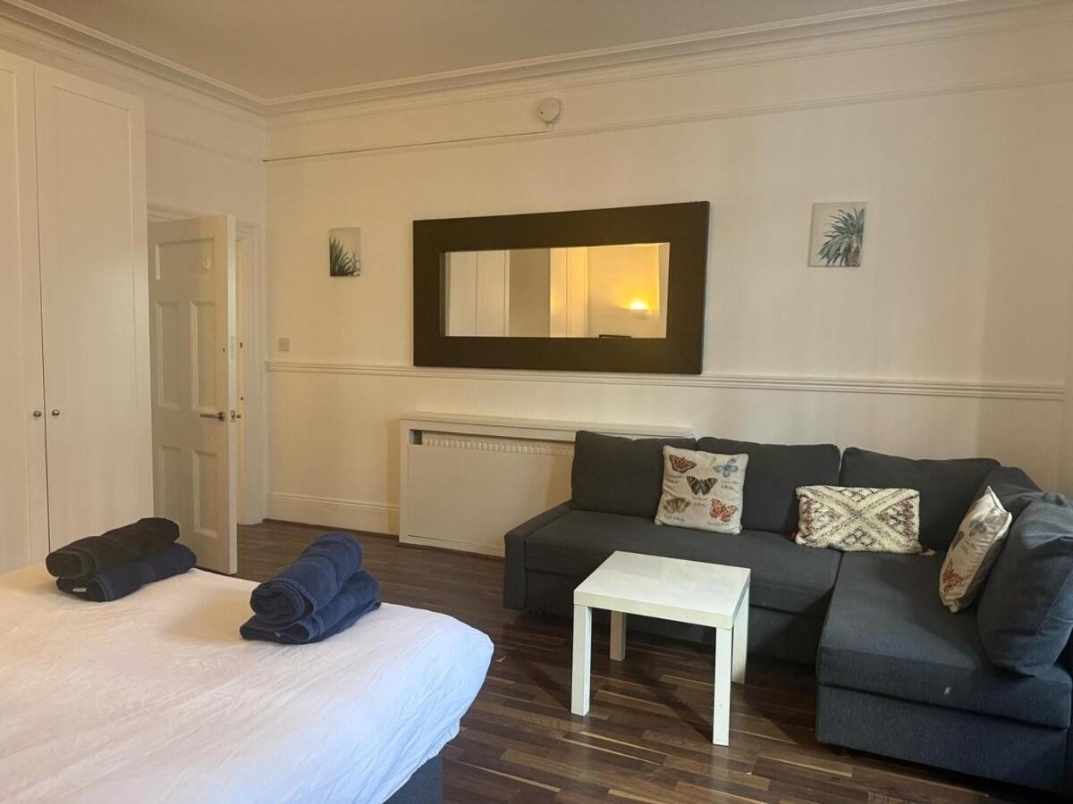 C44- Spacious Split Level Flat Near Edgware Road * London