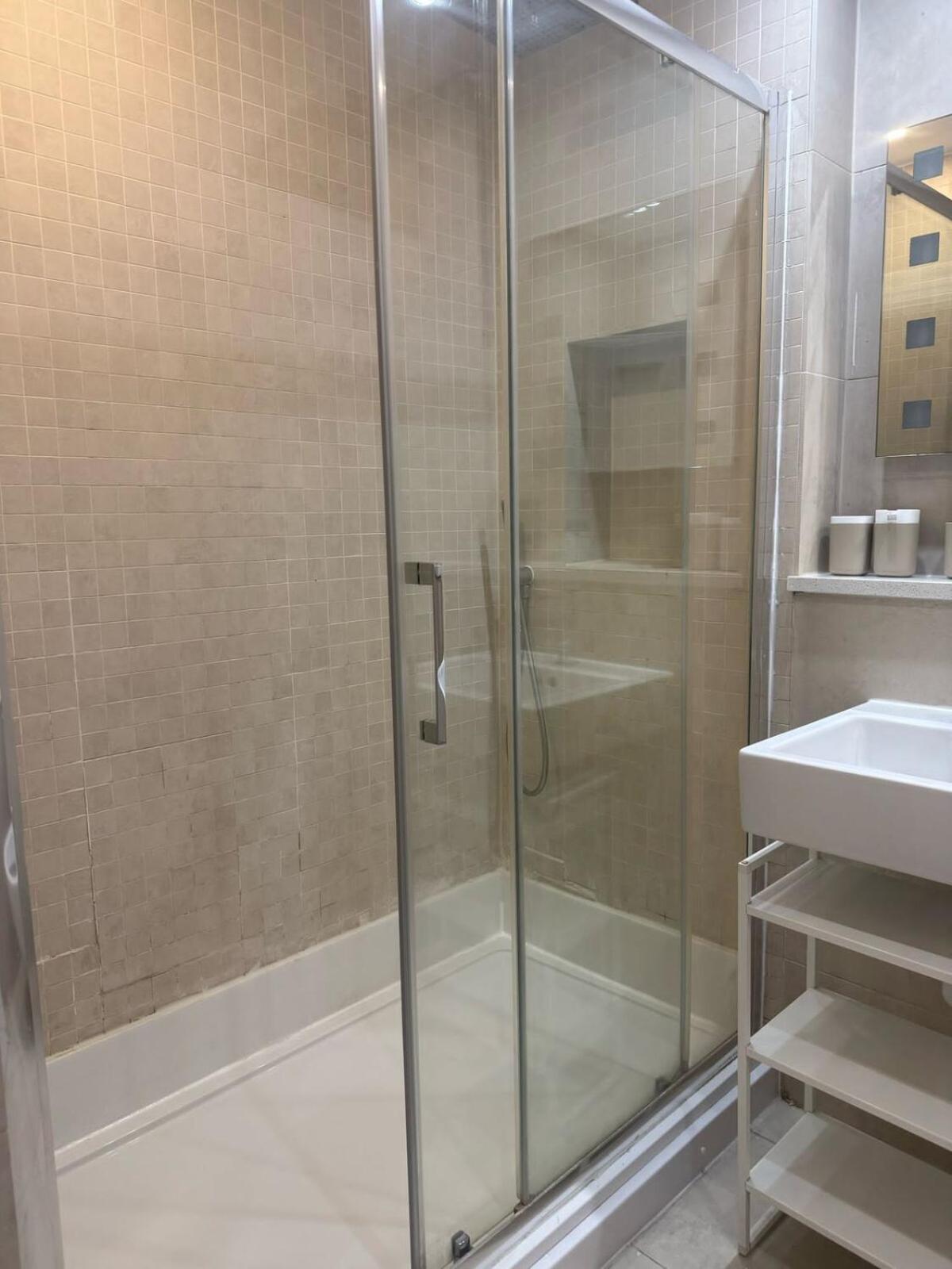 Apartment C44- Spacious Split Level Flat Near Edgware Road