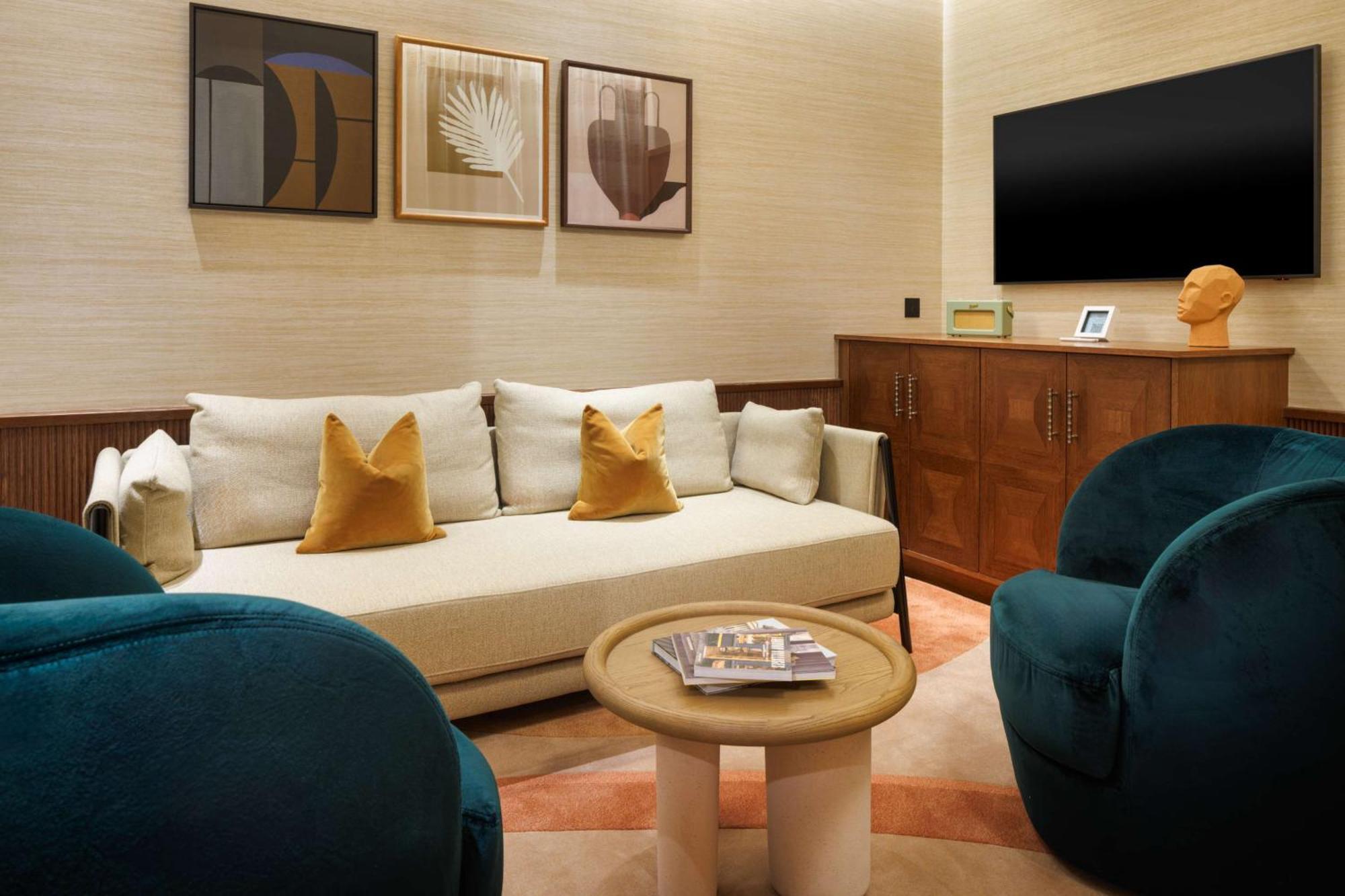 Hotel The Trafalgar St. James, Curio Collection By Hilton 5*