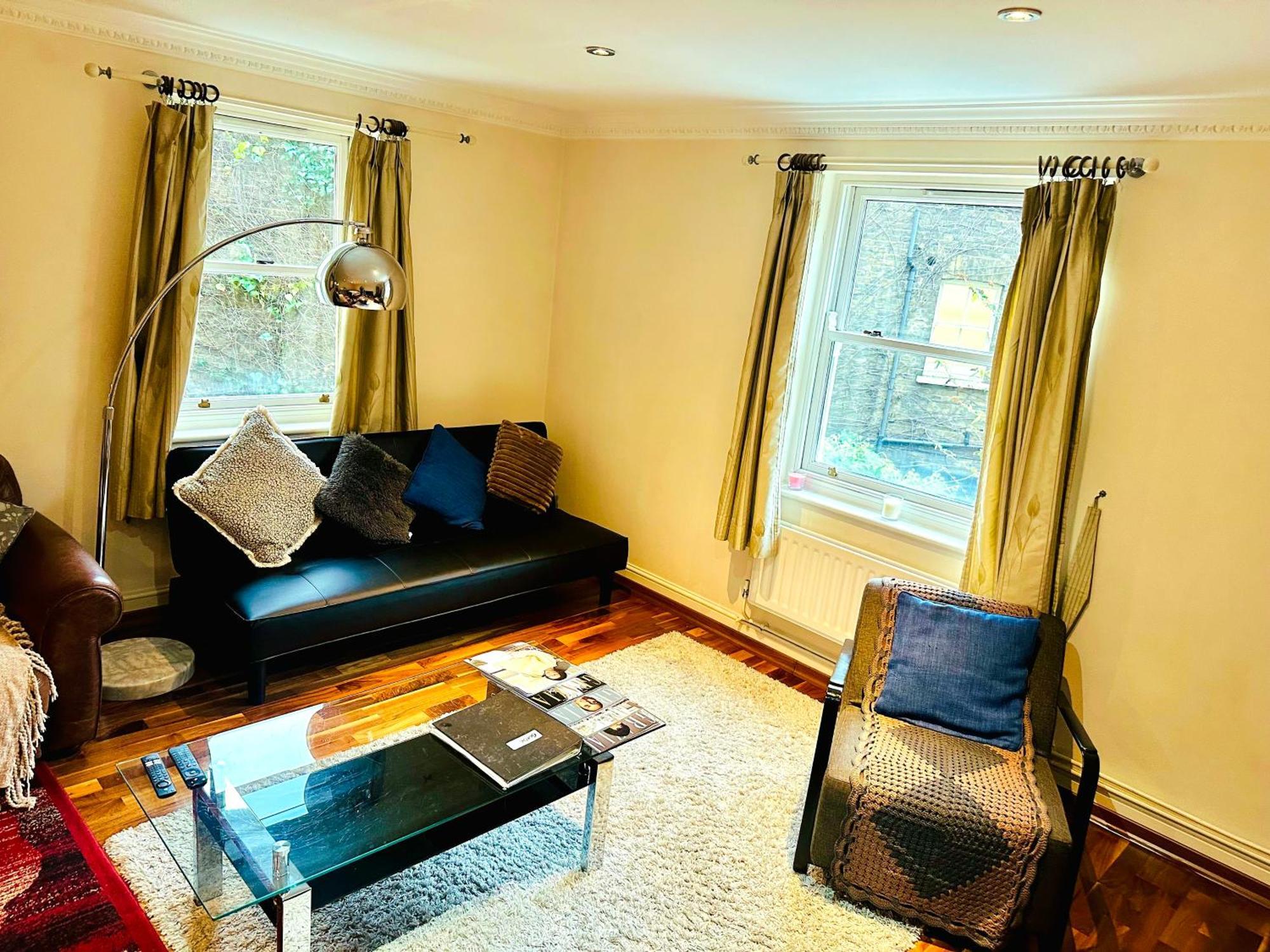 Lovely Around Kensington And Chelsea Locations W8 Sw5 Sw3 Sw10 By Ricky & Giustina * Londen