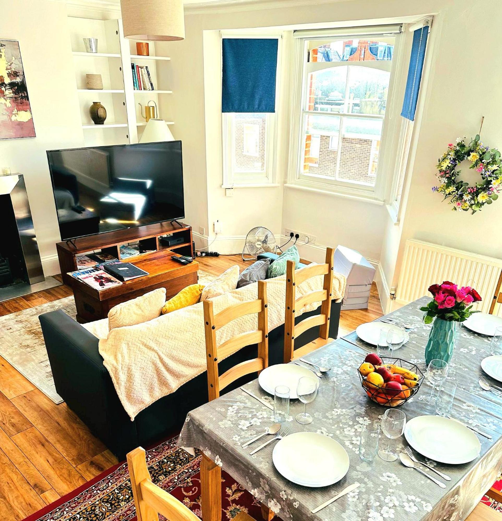 Lovely Around Kensington And Chelsea Locations W8 Sw5 Sw3 Sw10 By Ricky & Giustina * Londen