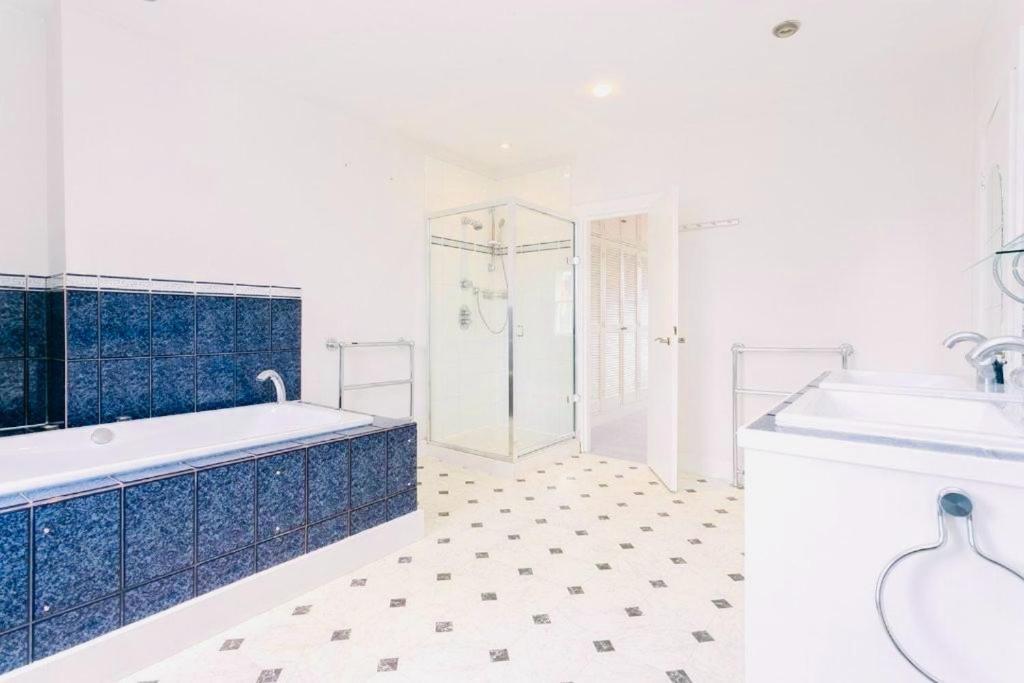 Lovely Around Kensington And Chelsea Locations W8 Sw5 Sw3 Sw10 By Ricky & Giustina Appartement Londen