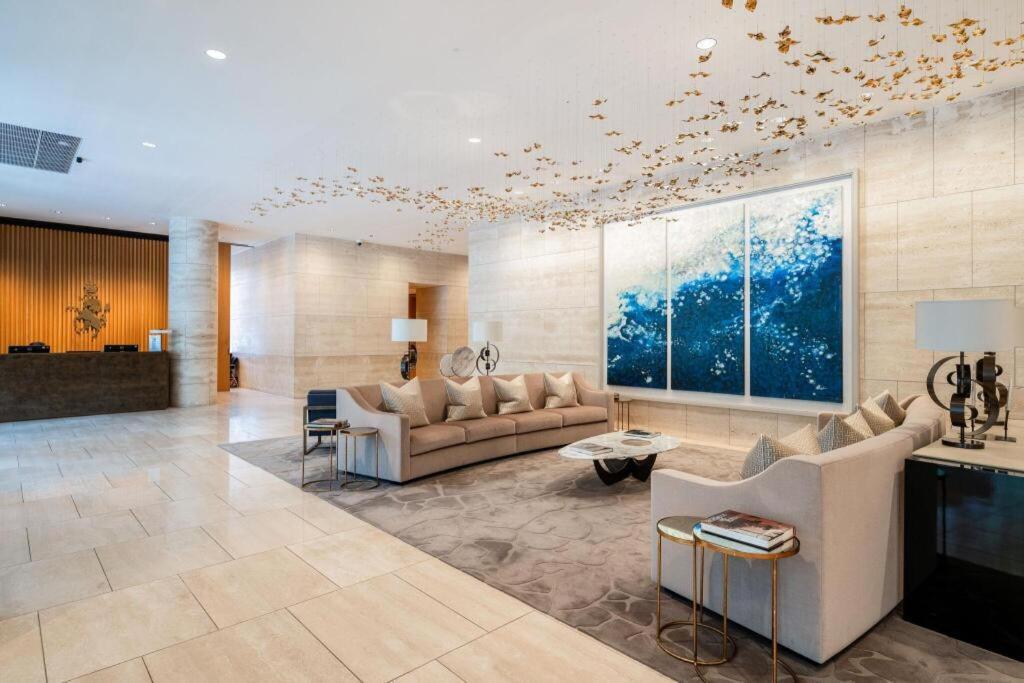Luxury Flat With Access To Pool, And Gym *