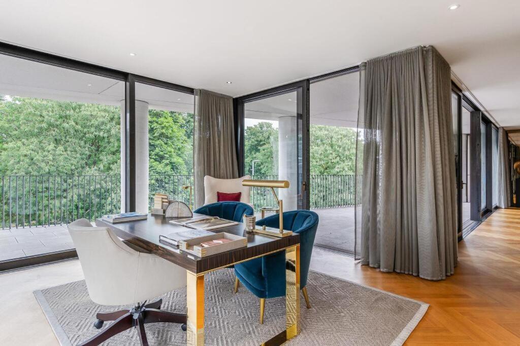 Luxury Flat With Access To Pool, And Gym *
