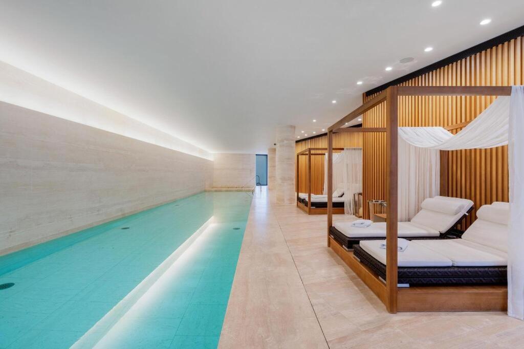Luxury Flat With Access To Pool, And Gym