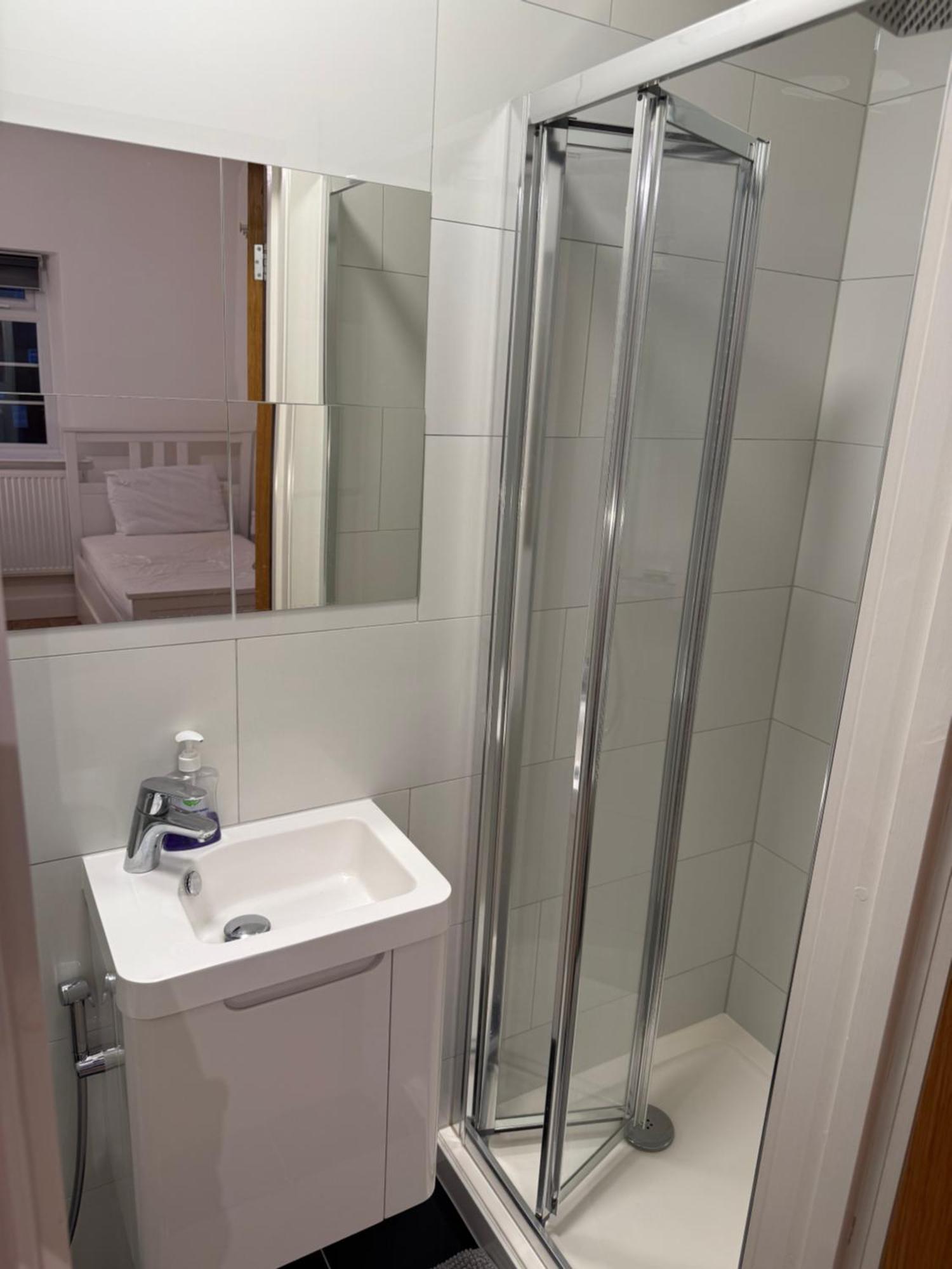 Beautiful 5 Bedroom House In * Londen