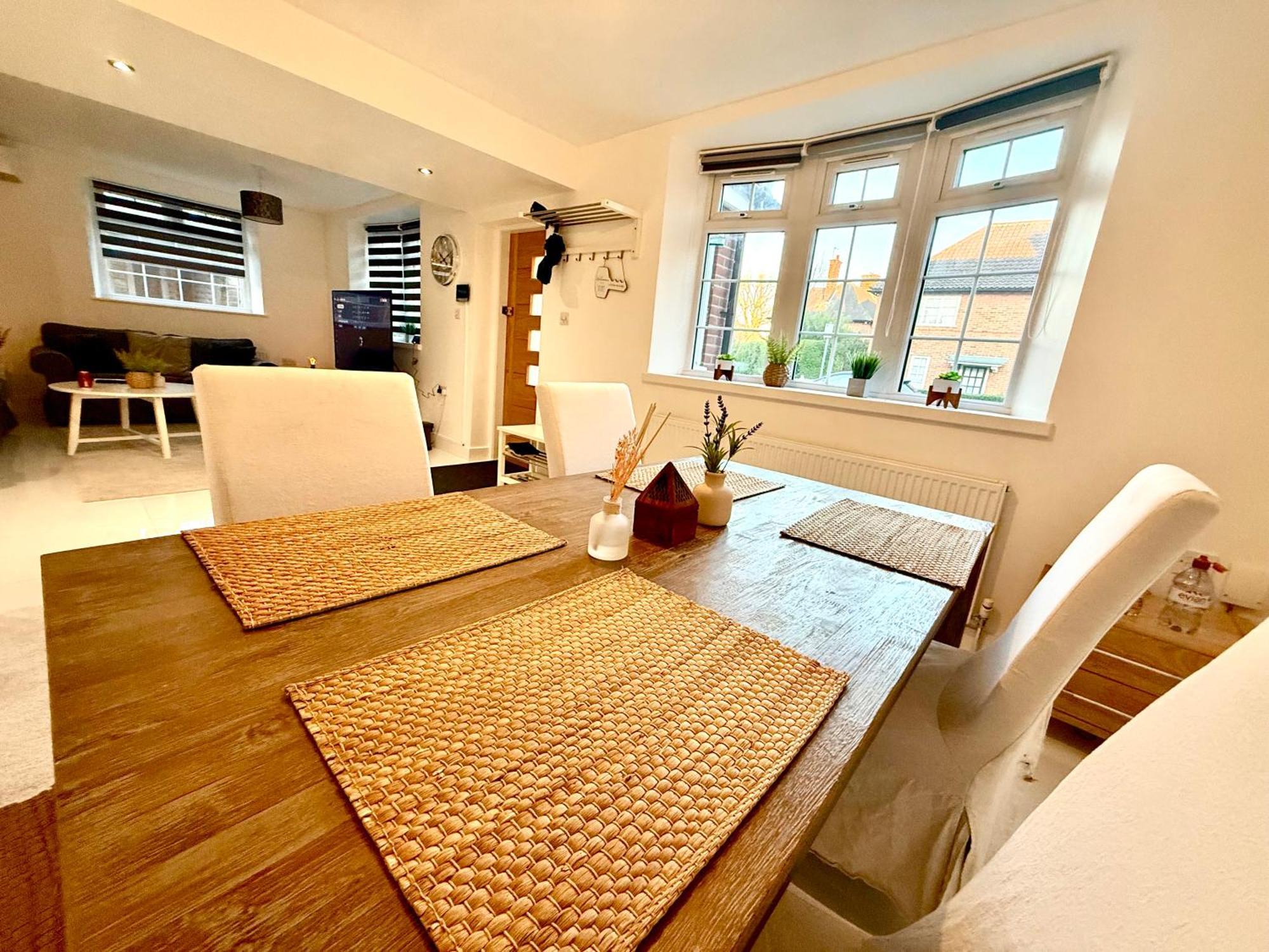 Beautiful 5 Bedroom House In * Londen