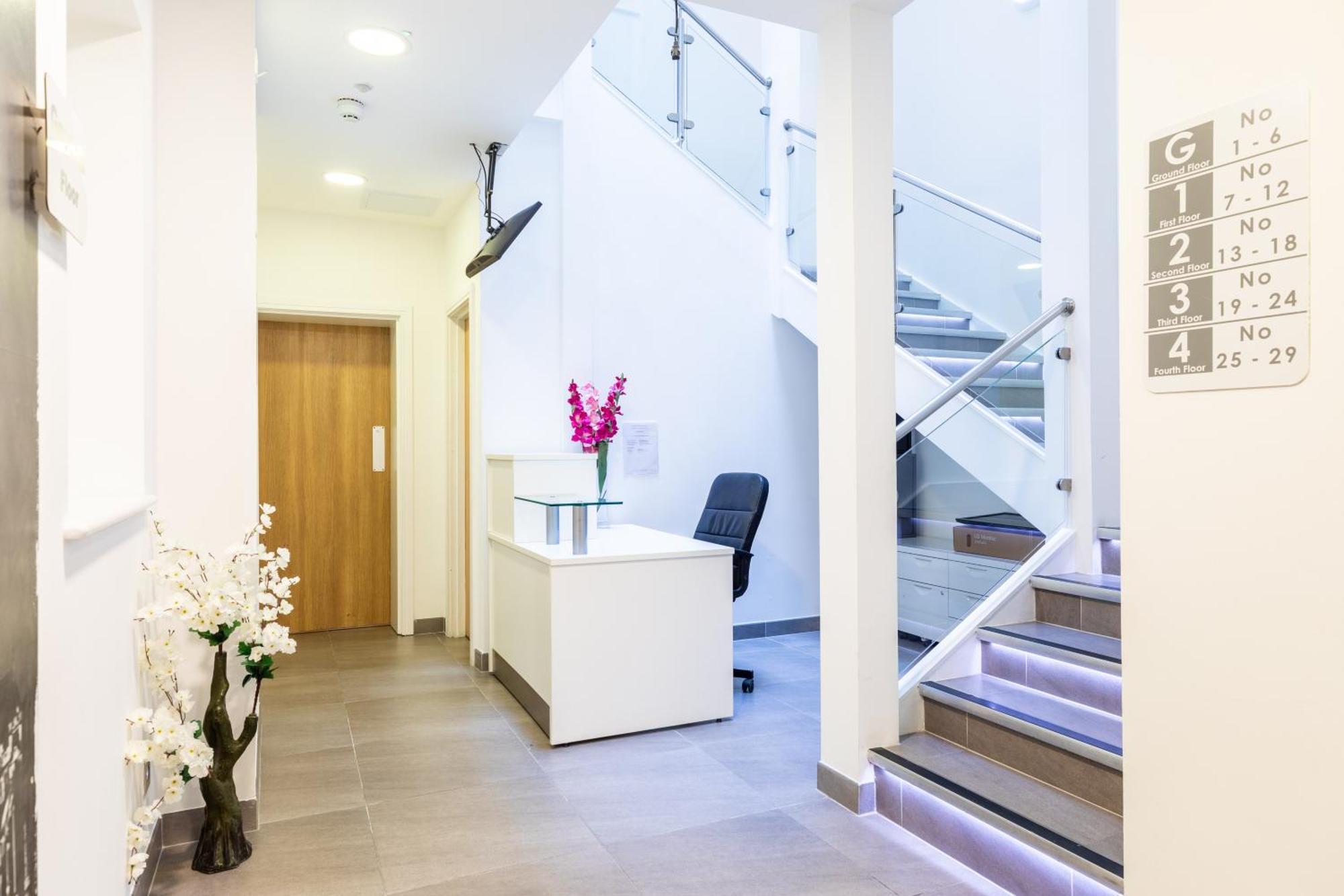 Clarges - Hsk Apartment *