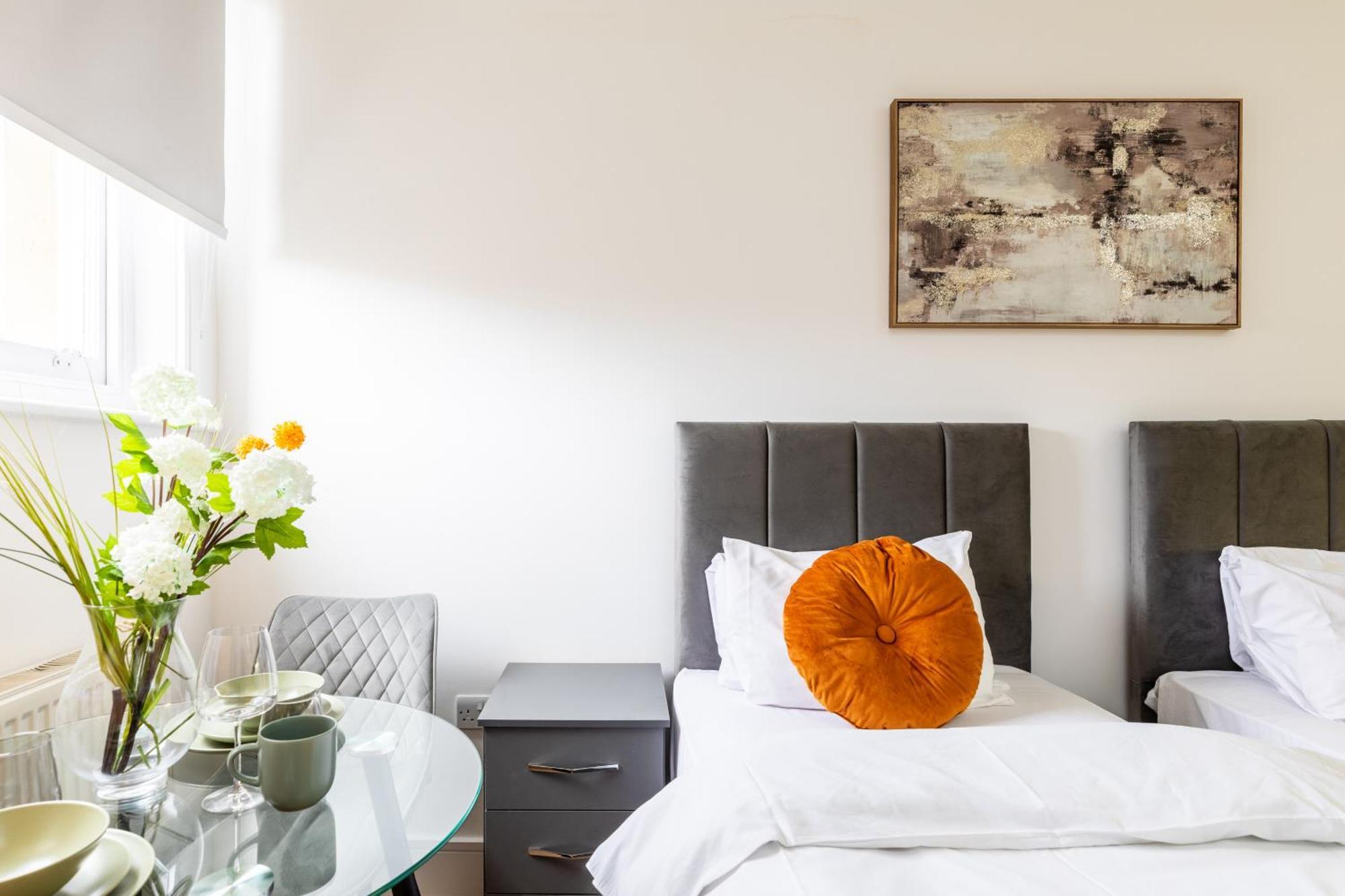 Clarges - Hsk Apartment *