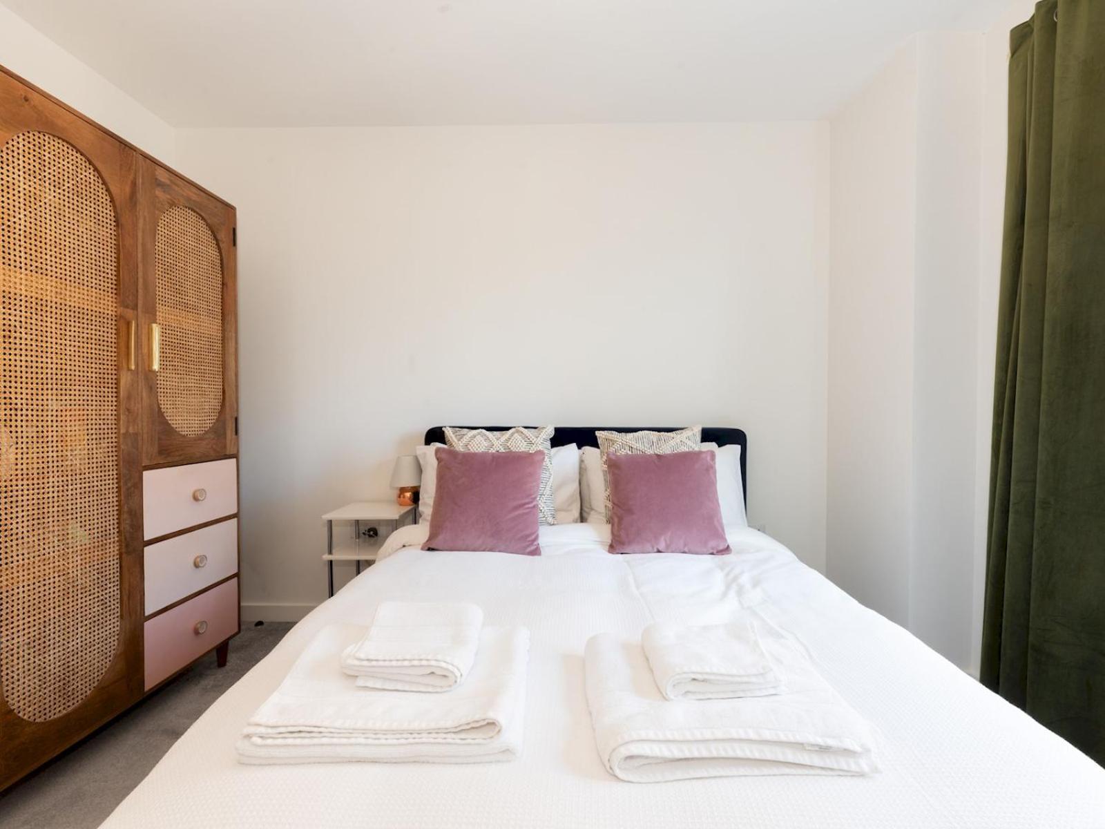 Pass The Keys Stylish Flat Near Charlton Station *