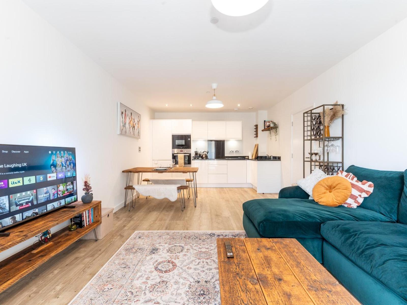 Apartment Pass The Keys Stylish Flat Near Charlton Station *