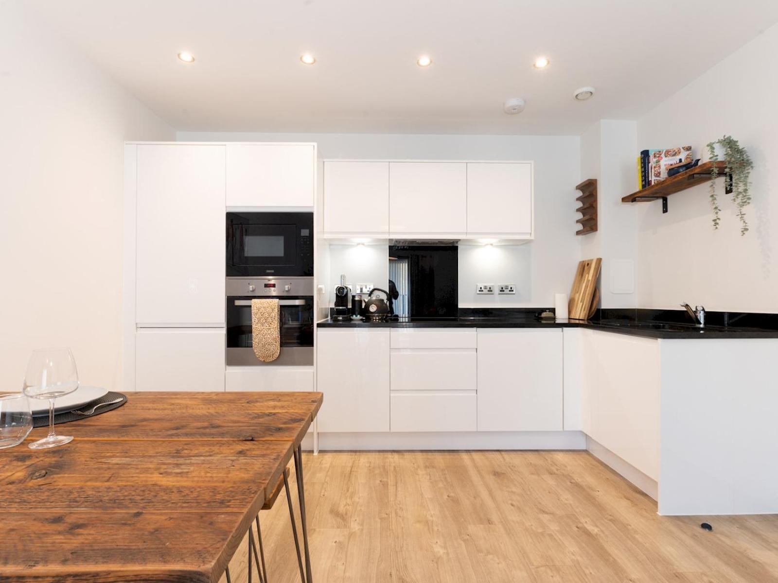 Pass The Keys Stylish Flat Near Charlton Station *