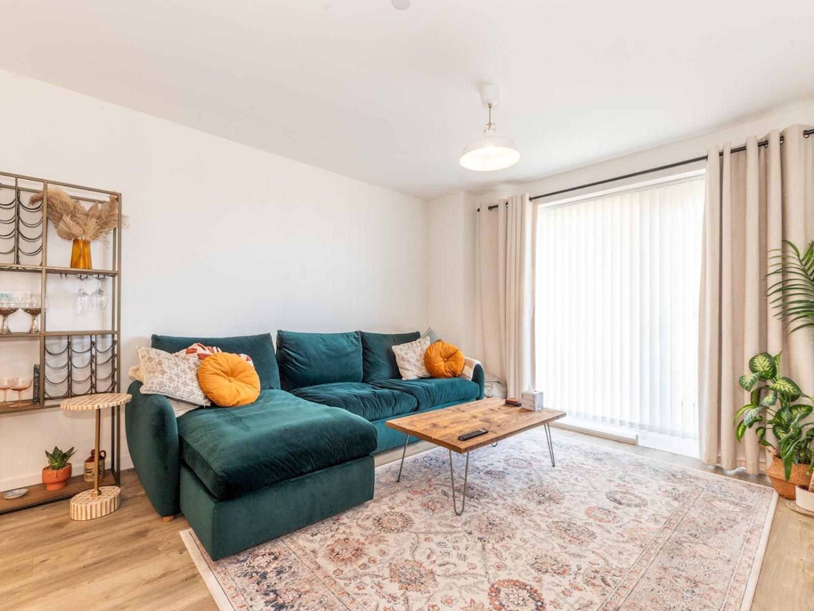 Pass The Keys Stylish Flat Near Charlton Station