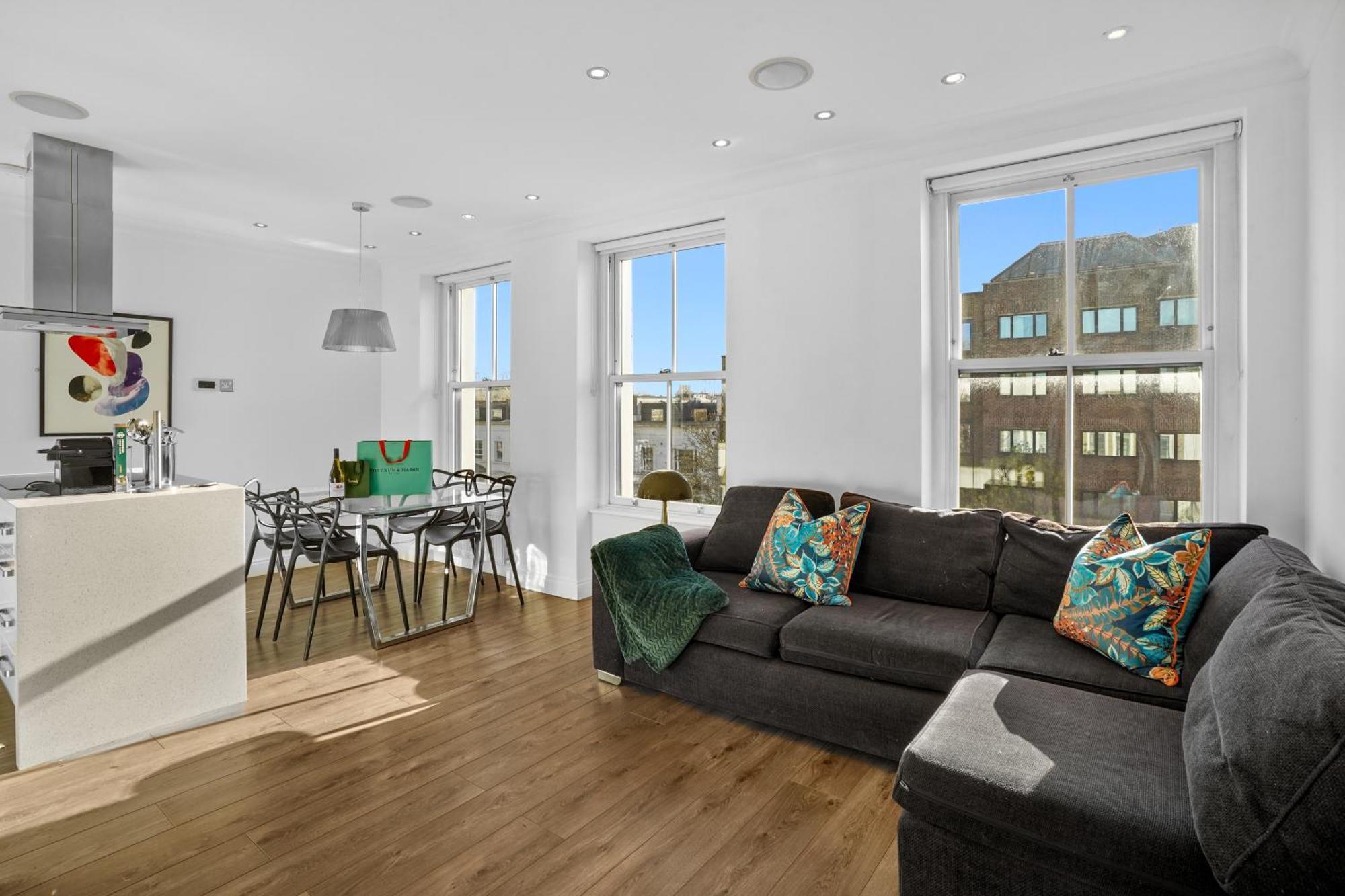 Apartment Bright & Airy Flat With Stunning Rooftop Views