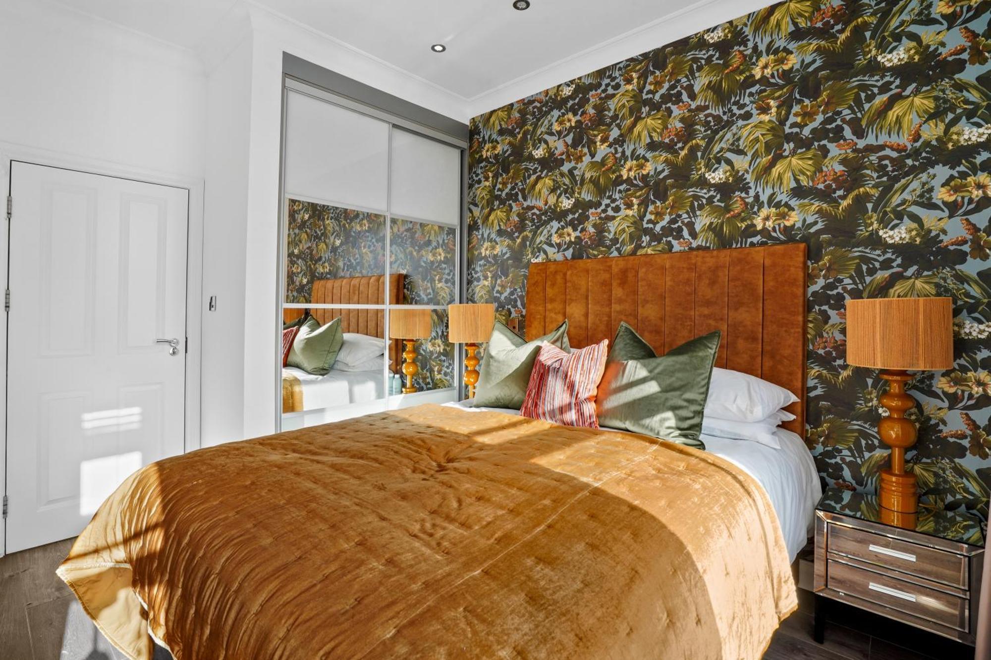 Apartment Bright & Airy Flat With Stunning Rooftop Views